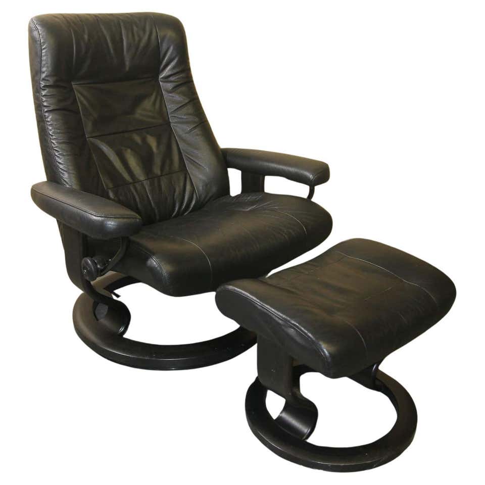 Ekornes Stressless Reclining Lounge Chair and Ottoman For Sale at ...