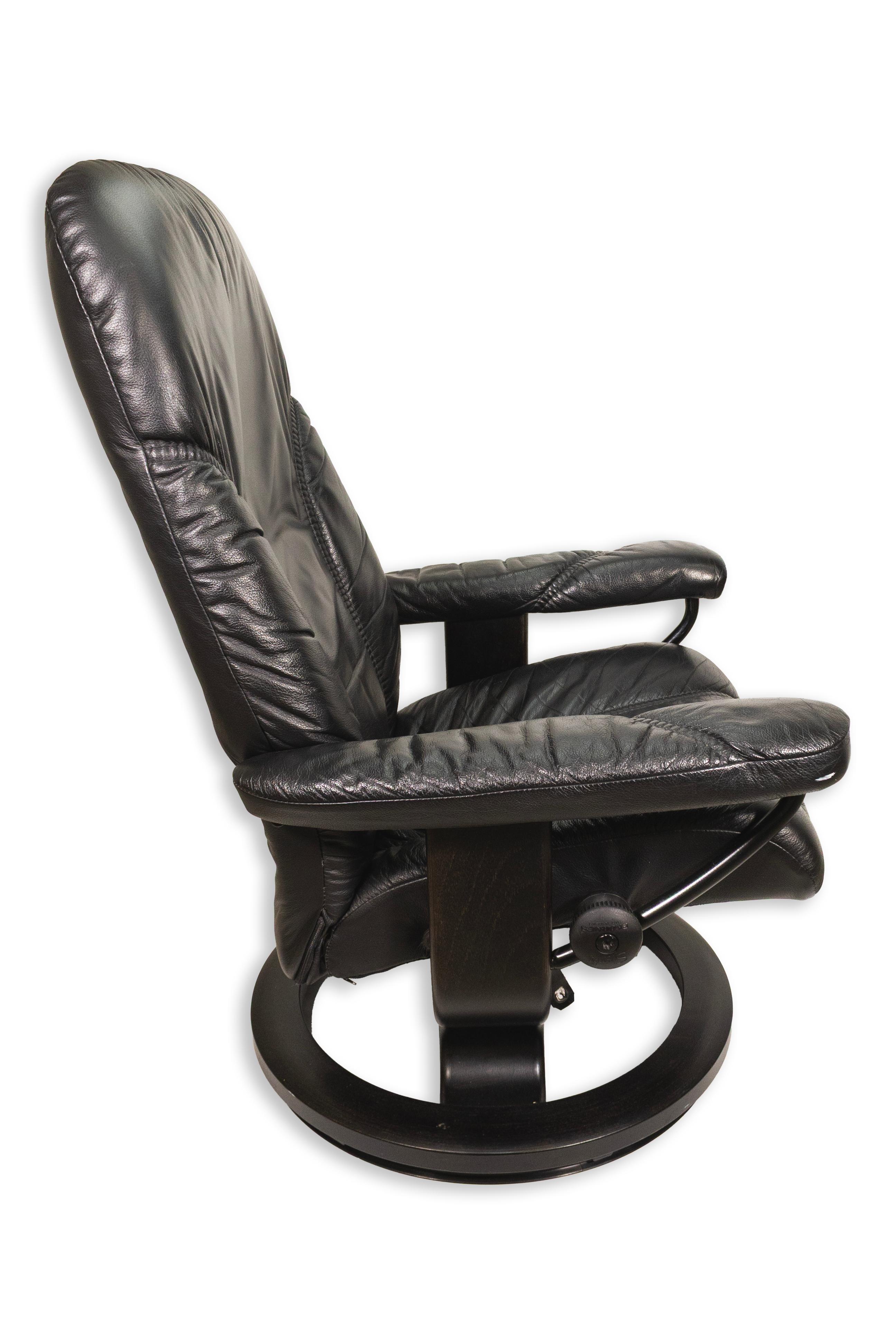 Ekornes Stressless Danish Black Leather Swivel Lounge Chair with Ottoman For Sale 1