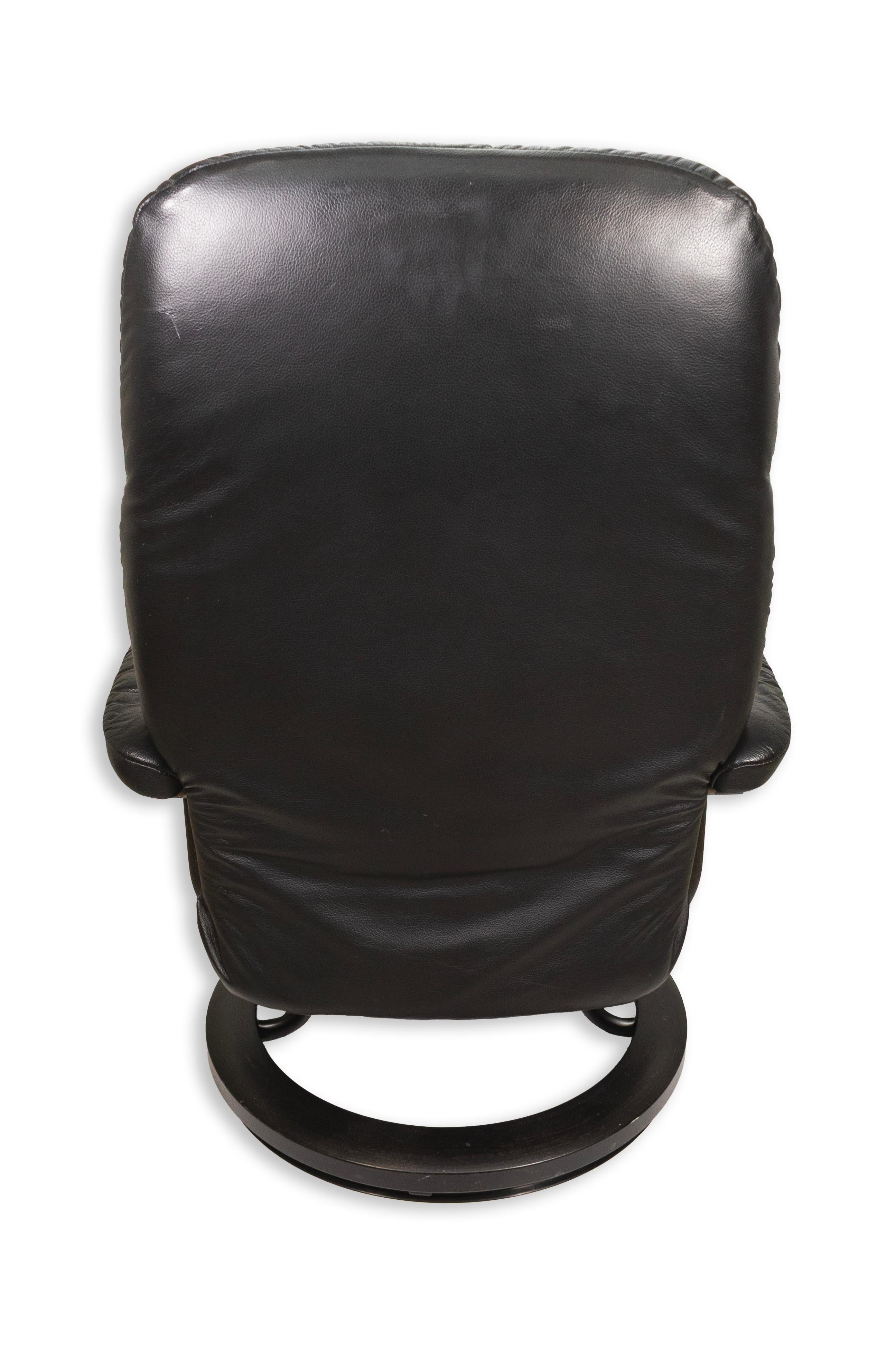 Ekornes Stressless Danish Black Leather Swivel Lounge Chair with Ottoman For Sale 2