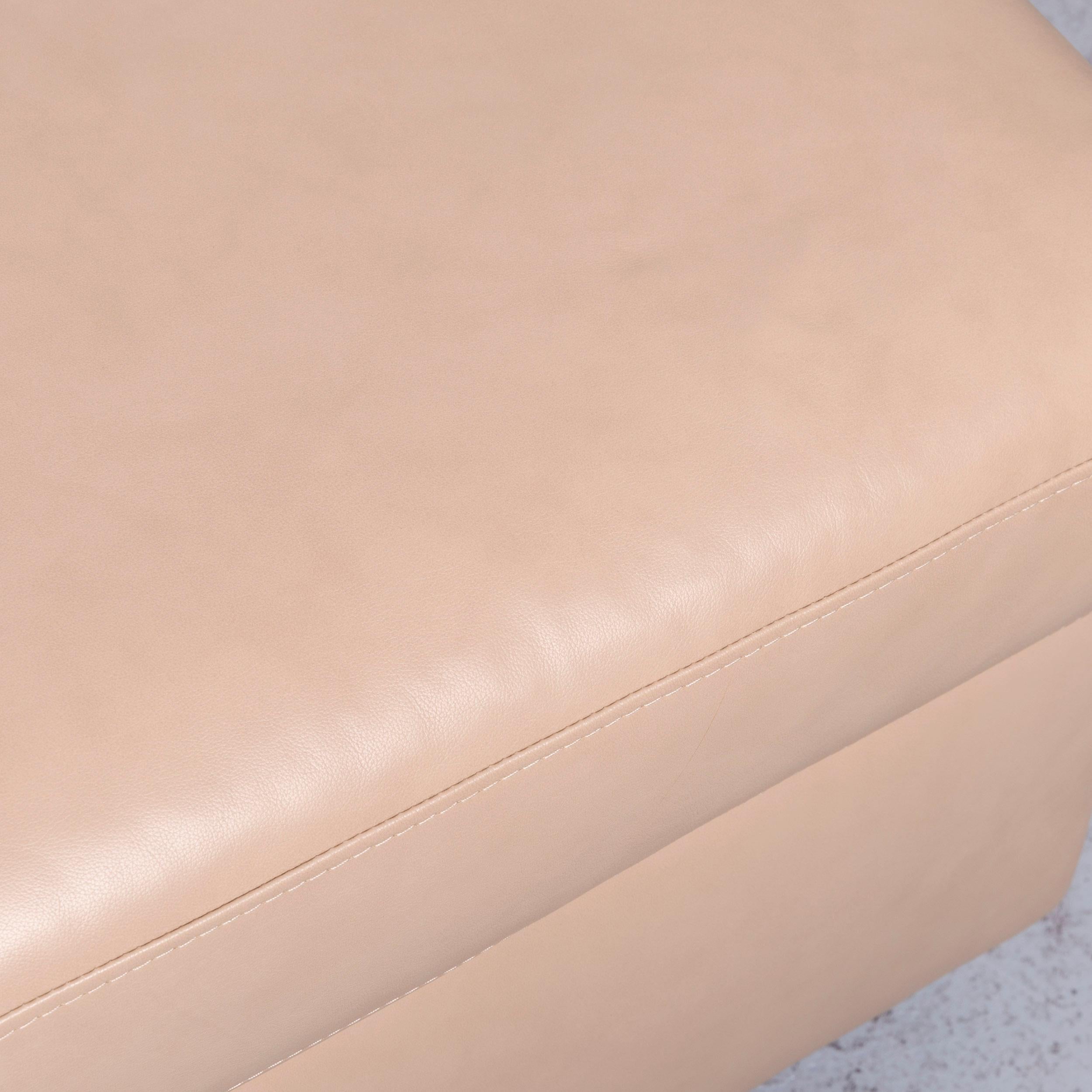 Ekornes Stressless Designer Leather Sofa Beige Four-Seat Recliner Couch For Sale 10