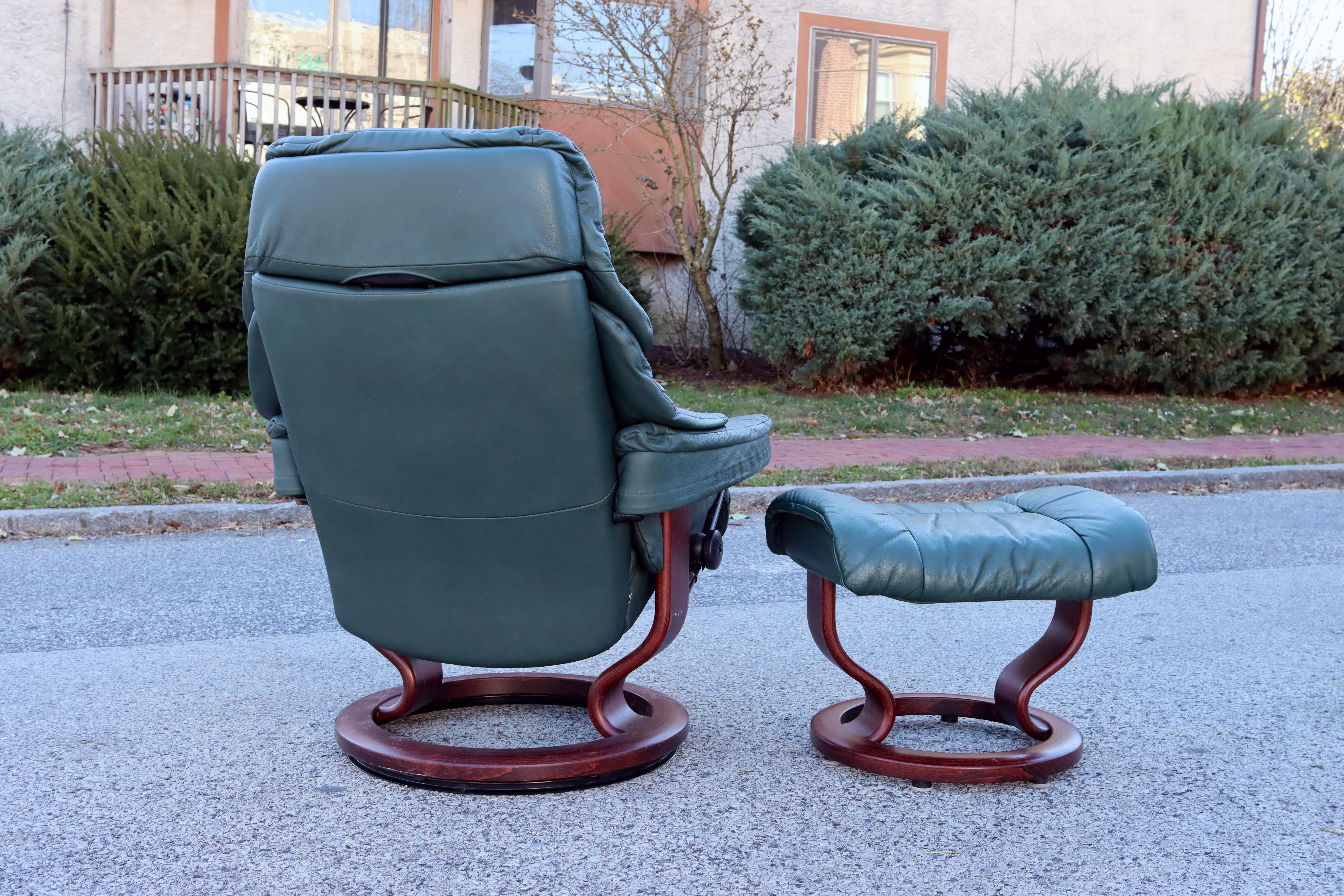 Ekornes Stressless Green Leather Recliner Armchair and Ottoman 4