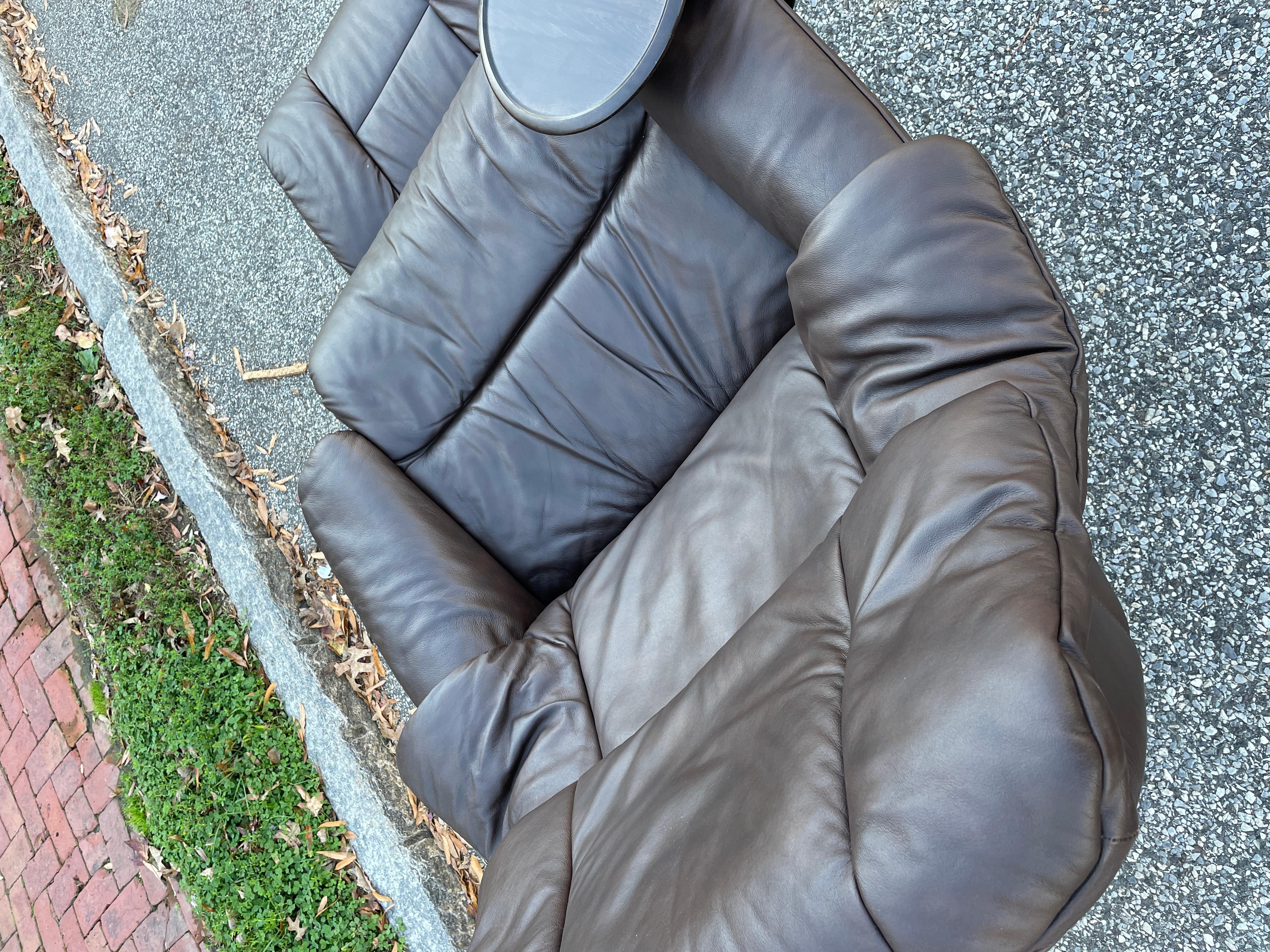 Mid-Century Modern Ekornes Stressless Leather Recliner Chair with Table and Ottoman For Sale