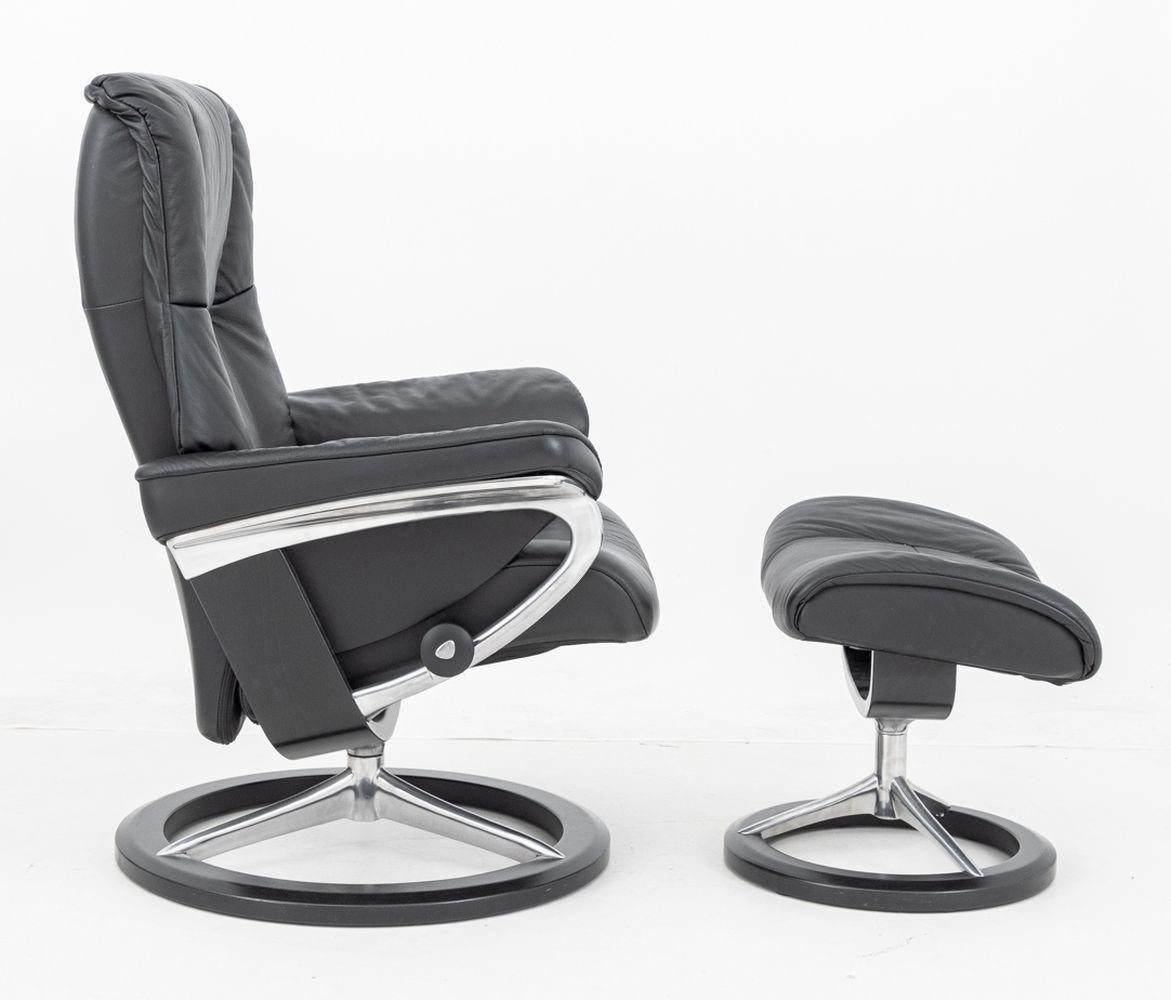 Ébénisé Ekornes Stressless - Chaise longue et pouf en vente