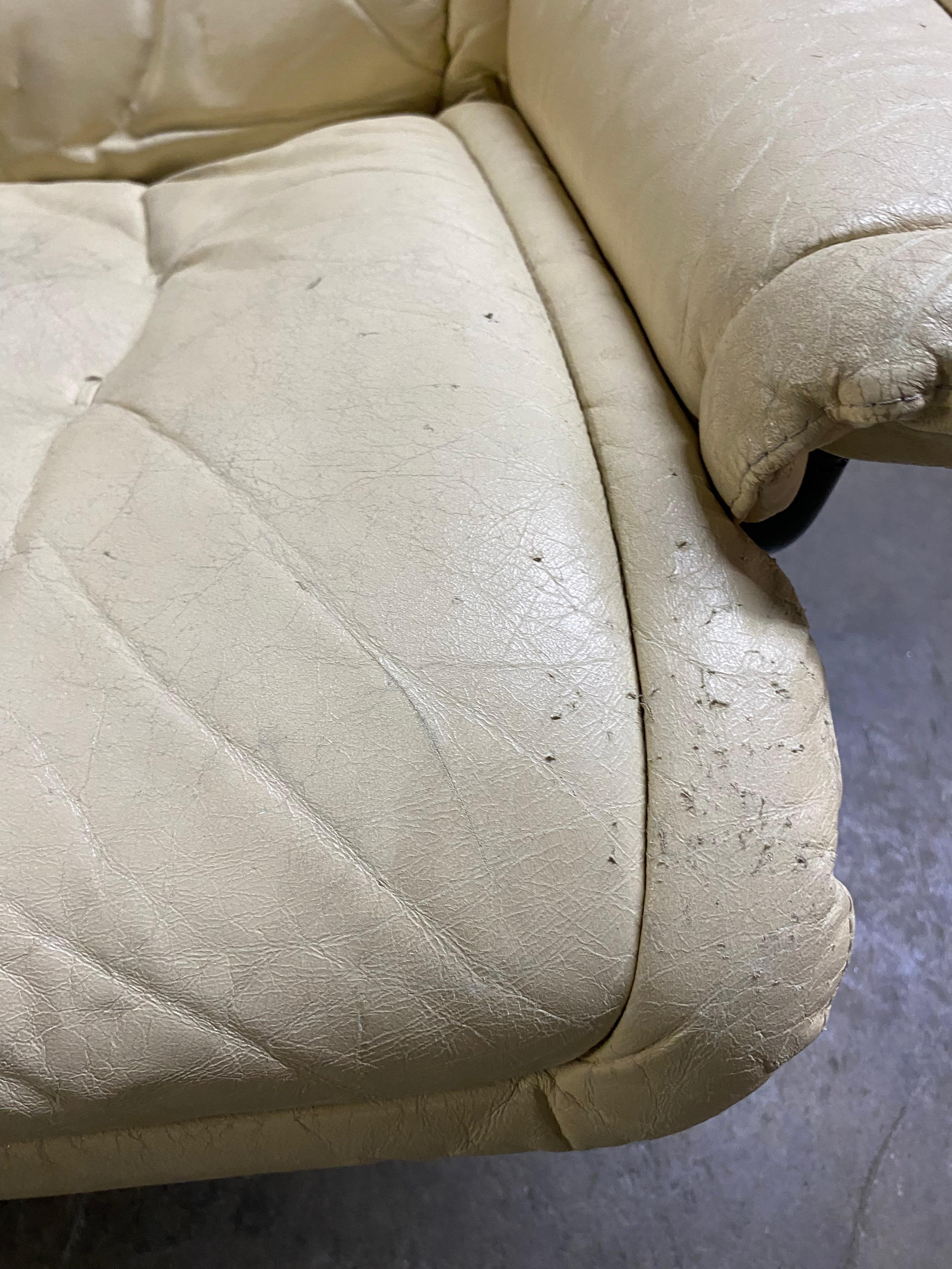 Ekornes Stressless Lounge Chair and Ottoman in Cream Leather and Bentwood Frame 4