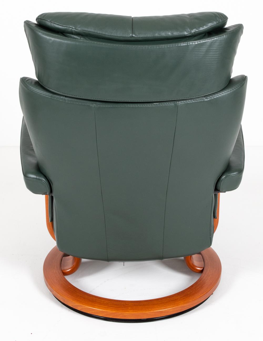 Ekornes Stressless Magic Lounge Chair & Ottoman For Sale 4