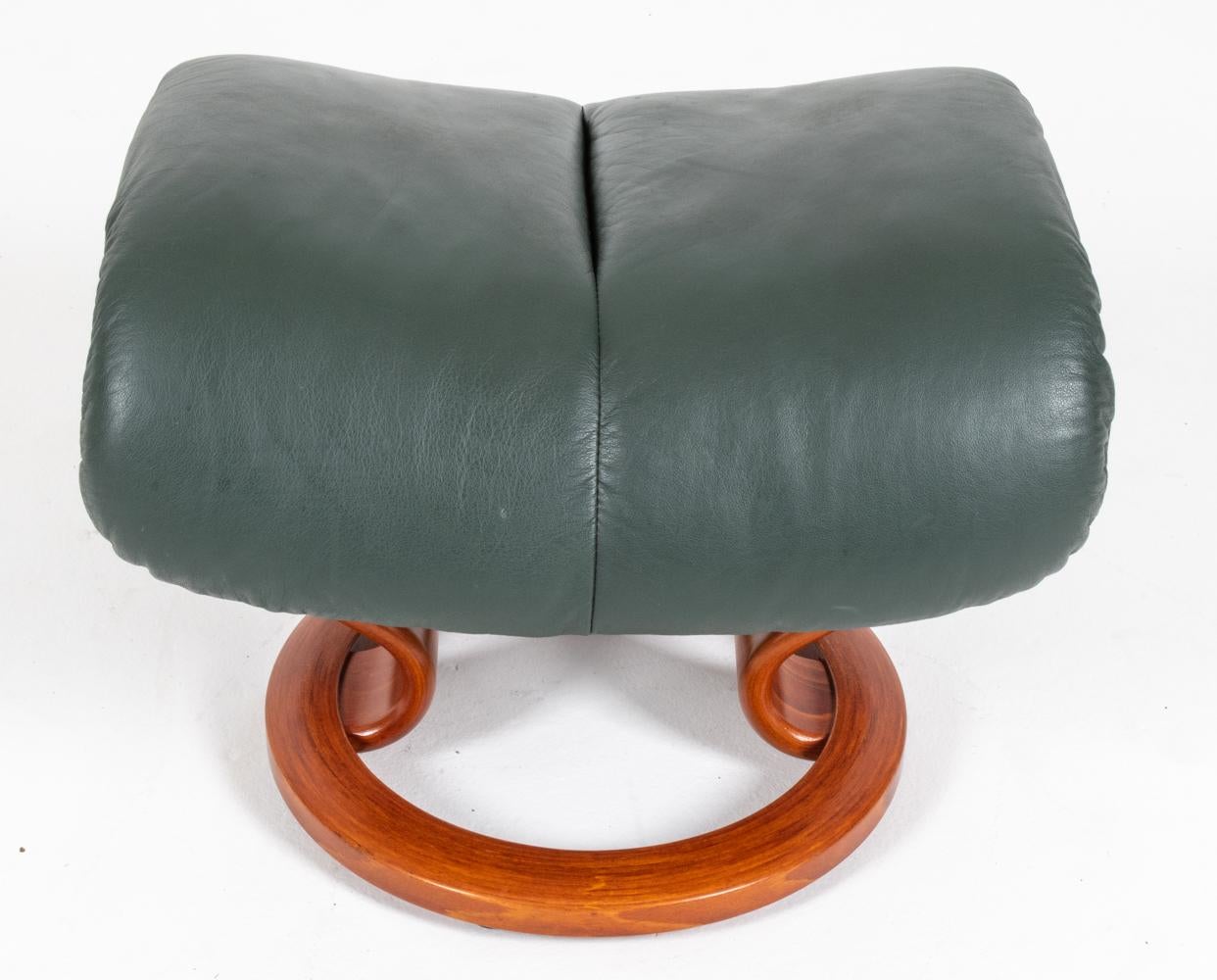 Ekornes Stressless Magic Lounge Chair & Ottoman For Sale 9
