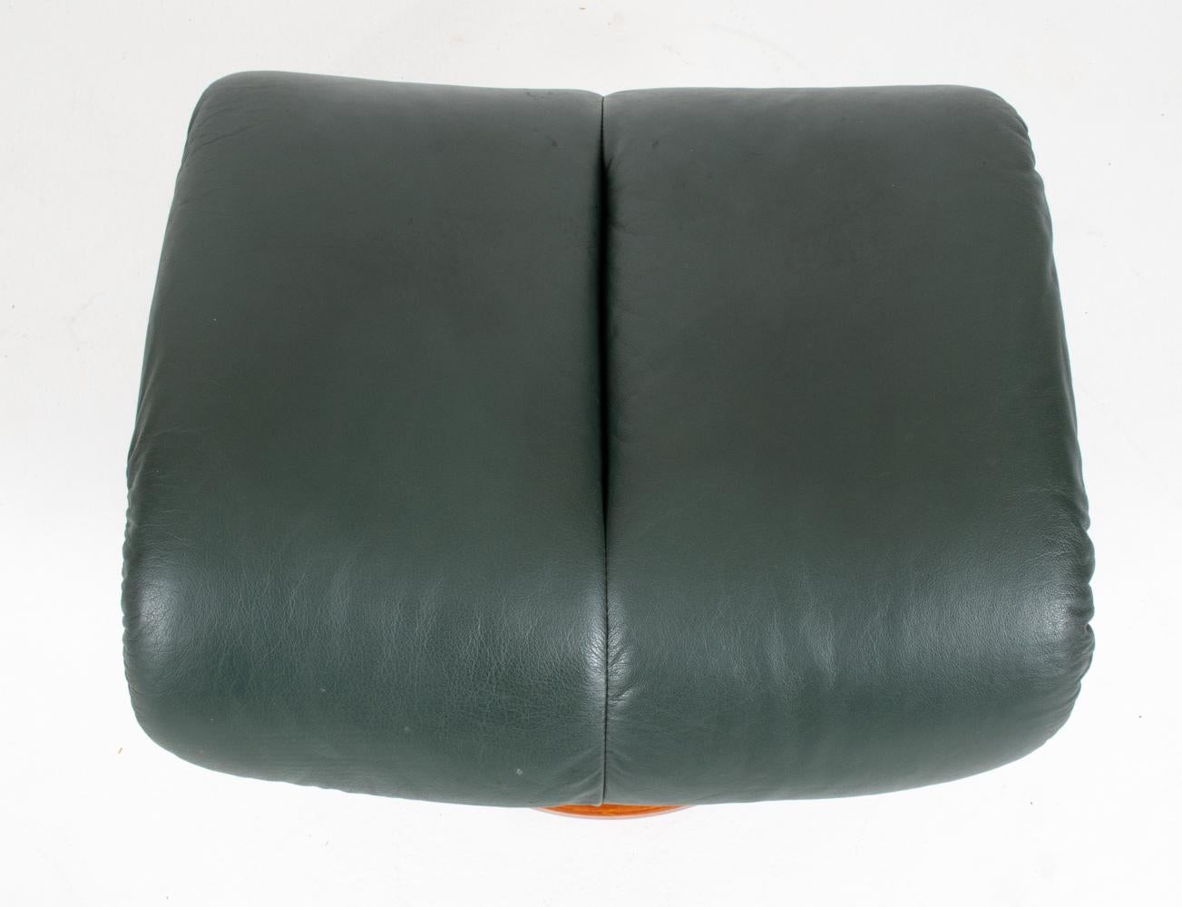 Ekornes Stressless Magic Lounge Chair & Ottoman For Sale 11