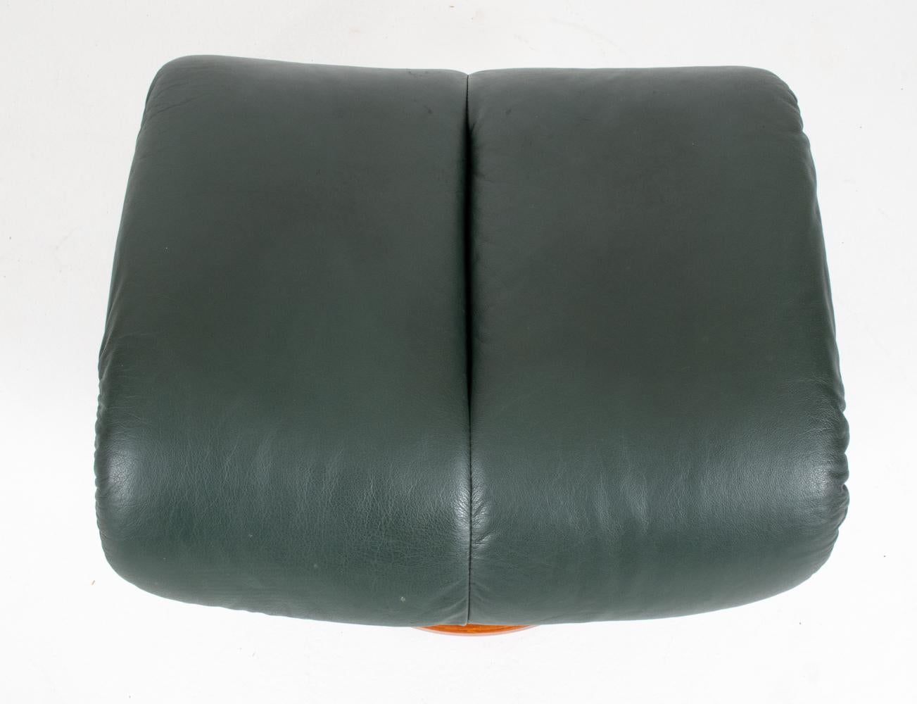 Ekornes Stressless Magic Lounge Chair & Ottoman 8