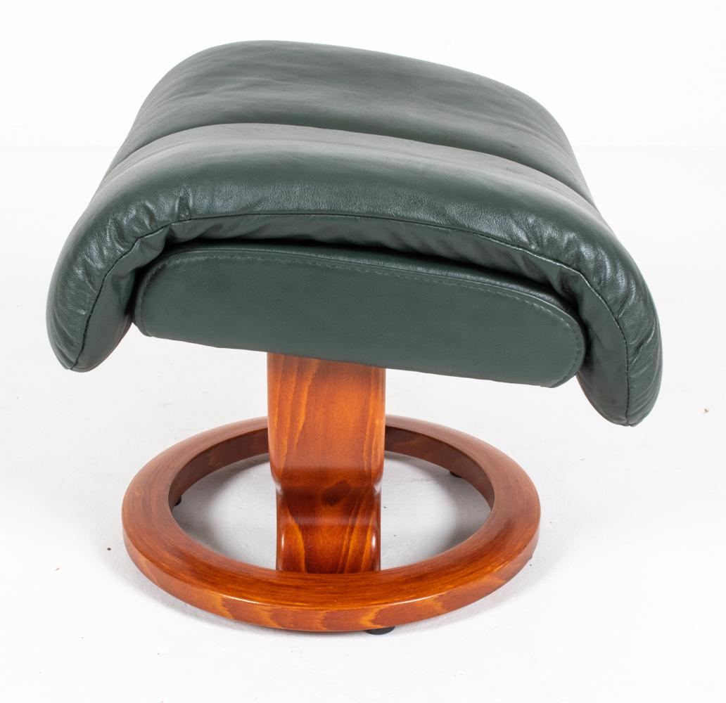 Ekornes Stressless Magic Lounge Chair & Ottoman en vente 10