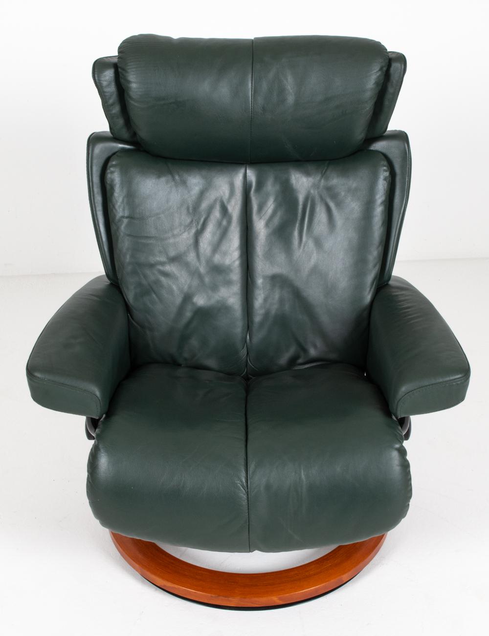 20th Century Ekornes Stressless Magic Lounge Chair & Ottoman For Sale