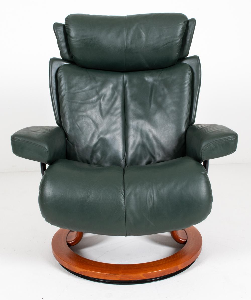 Leather Ekornes Stressless Magic Lounge Chair & Ottoman For Sale