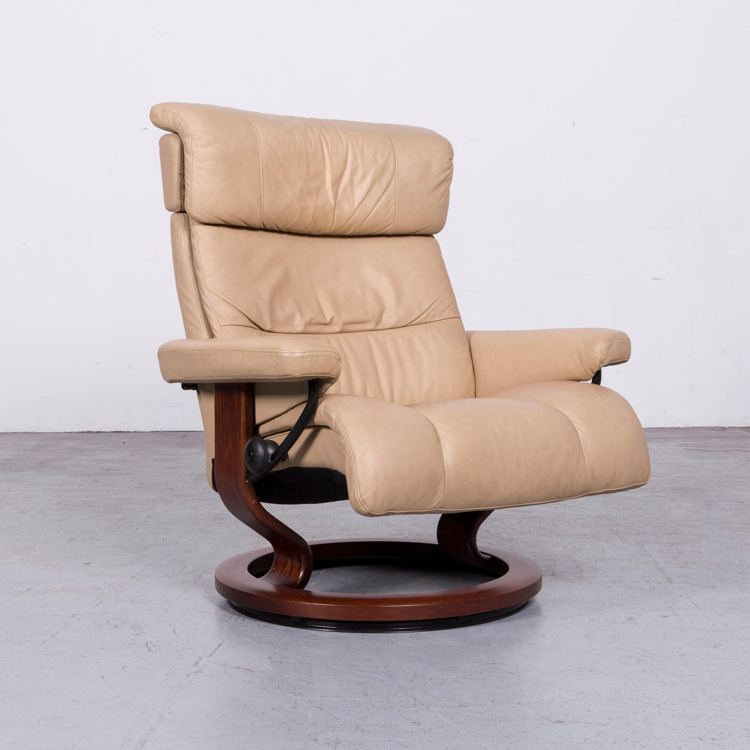 XXI secolo e contemporaneo Ekornes Stressless Memphis L Set di poltrone in pelle beige Sedia moderna reclinabile