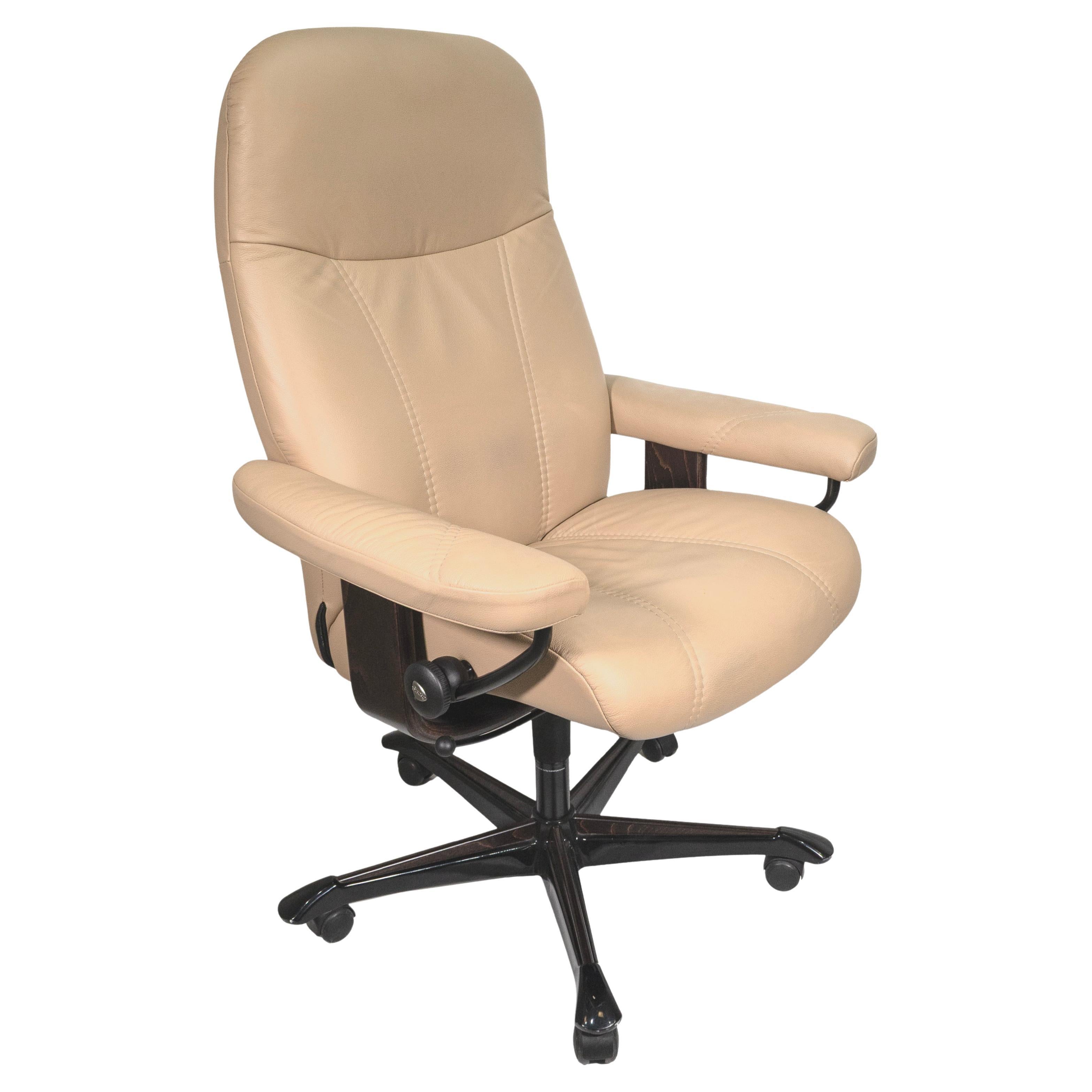 Does Stressless use real leather?