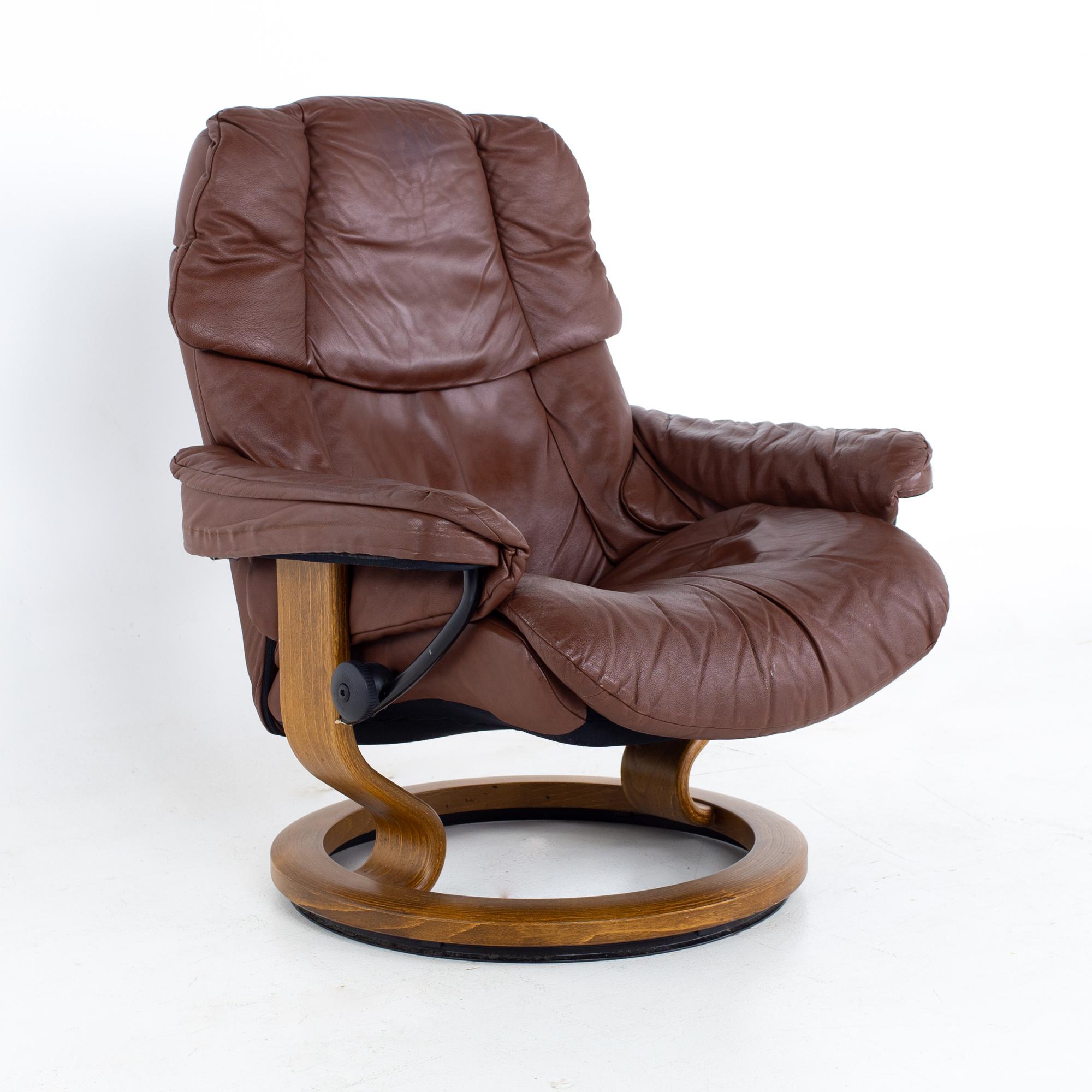 Mid-Century Modern Ekornes Stressless Paloma Mid Century Reclining Swivel Leather Lounge Chair and