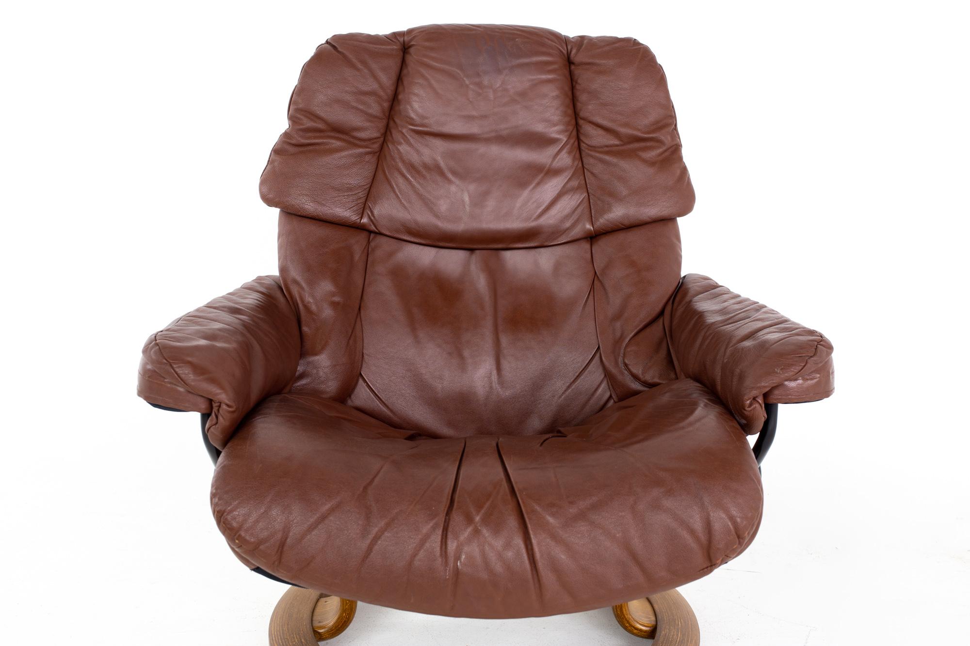 Ekornes Stressless Paloma Mid Century Reclining Swivel Leather Lounge Chair and 2