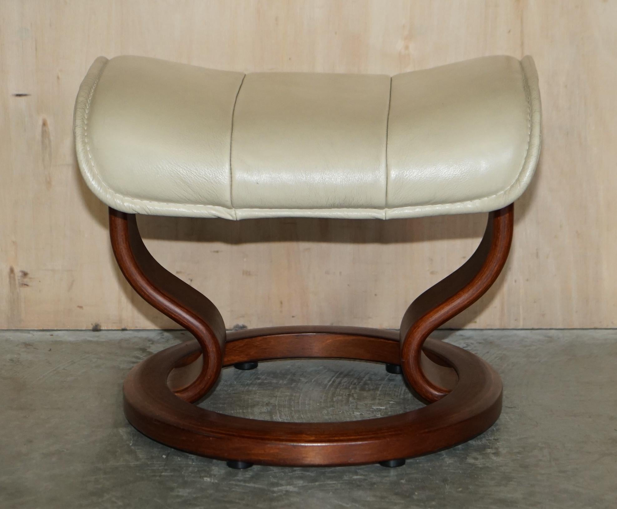 We are delighted to offer for sale this very nice Ekornes stressless recliner footstool in cream leather.

A good looking well made and decorative footstool, made by one of the most famous companies in the world for suppling luxury seating.

We