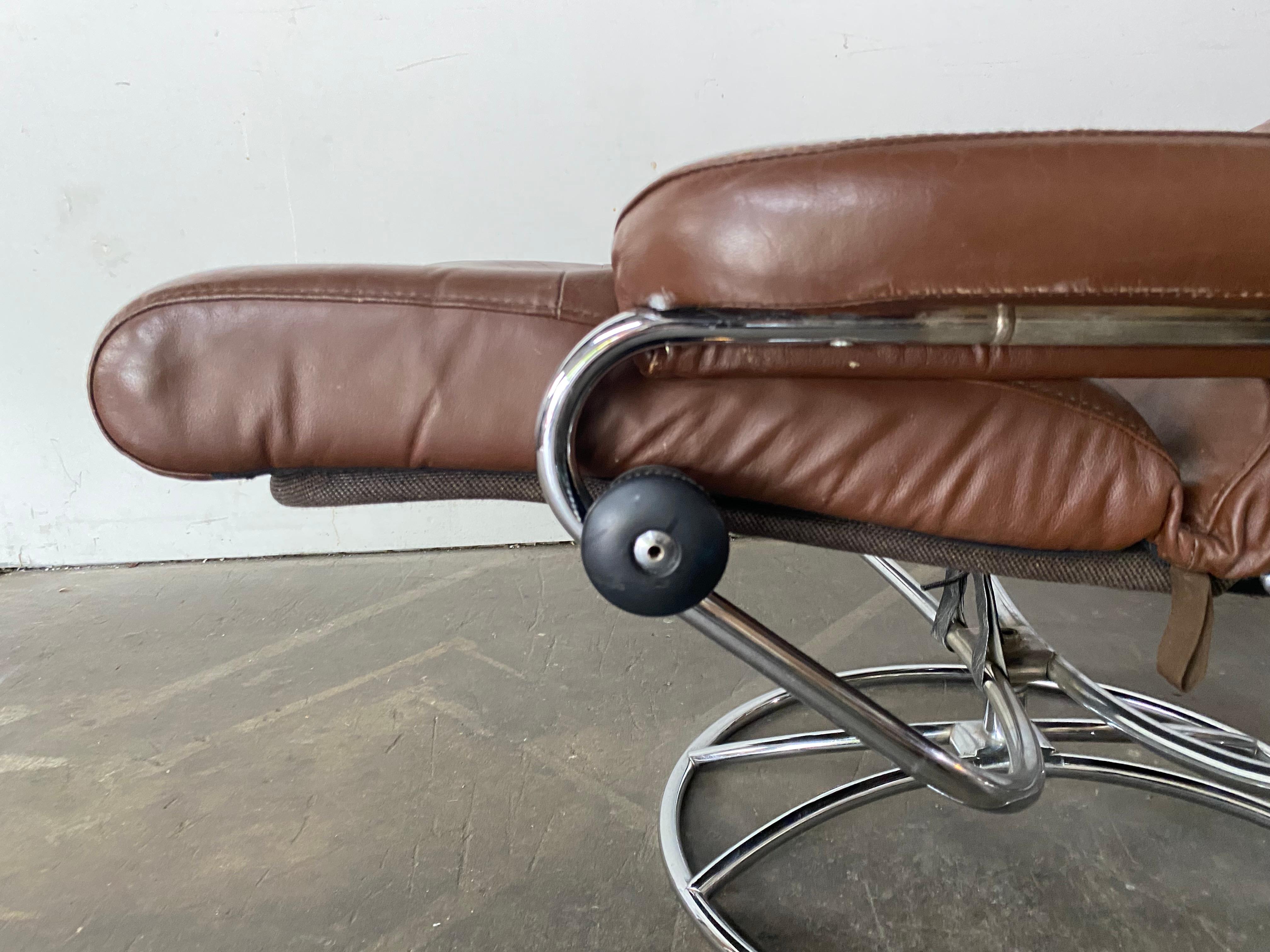Ekornes Stressless Reclining Lounge Chair and Ottoman 1