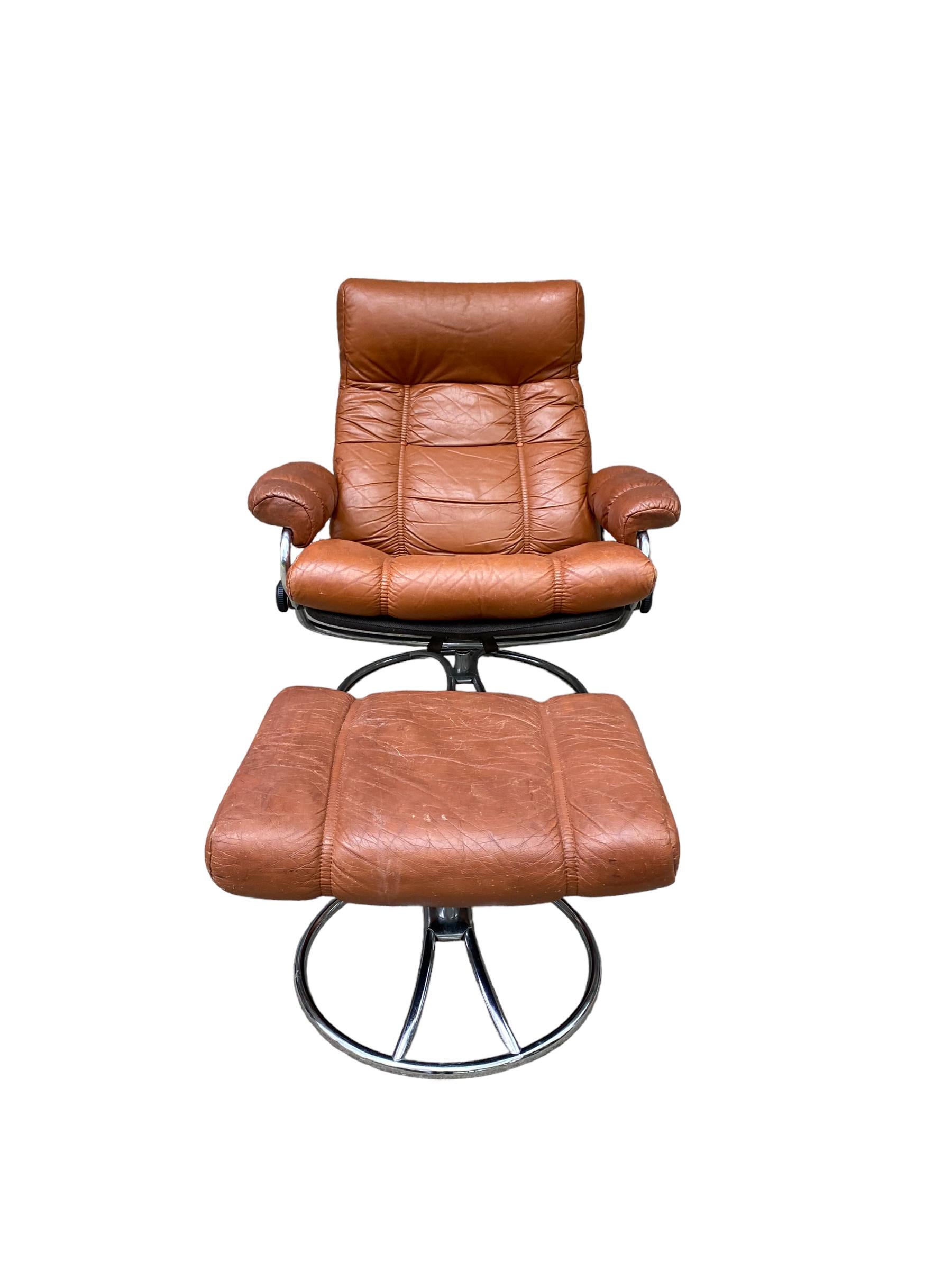 Ekornes Stressless Reclining Lounge Chair and Ottoman 2