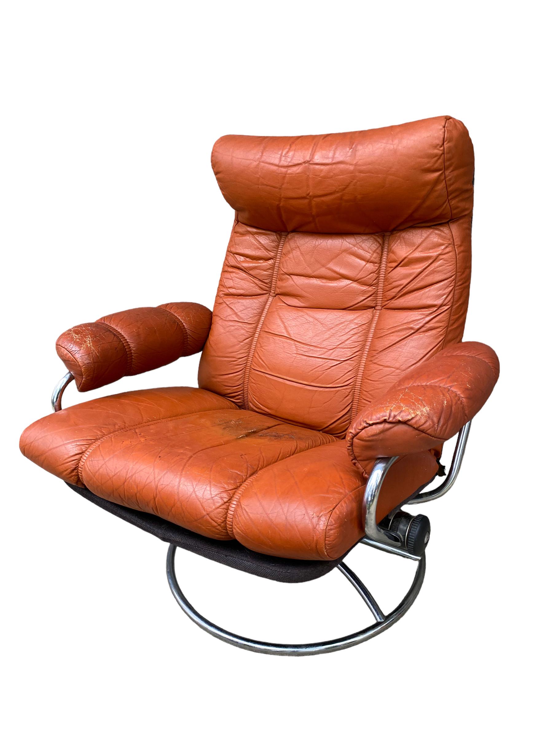 Ekornes Stressless Reclining Lounge Chair and Ottoman 4