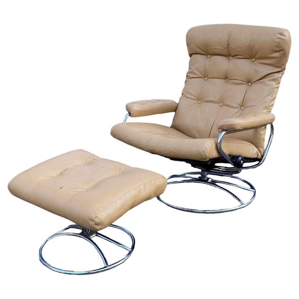 Ekornes Stressless Reclining Lounge Chair and Ottoman For Sale