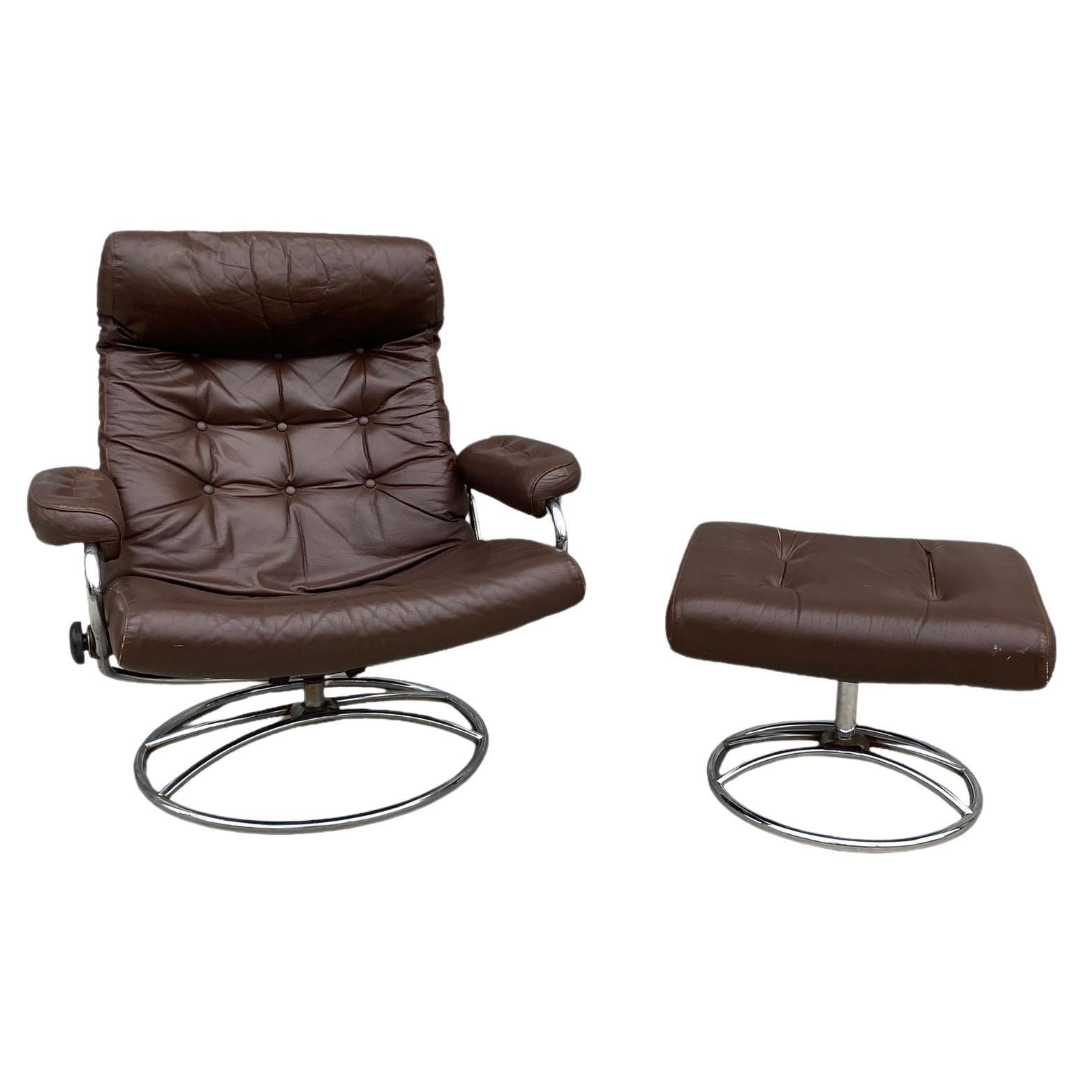 Ekornes Stressless Reclining Lounge Chair and Ottoman For Sale