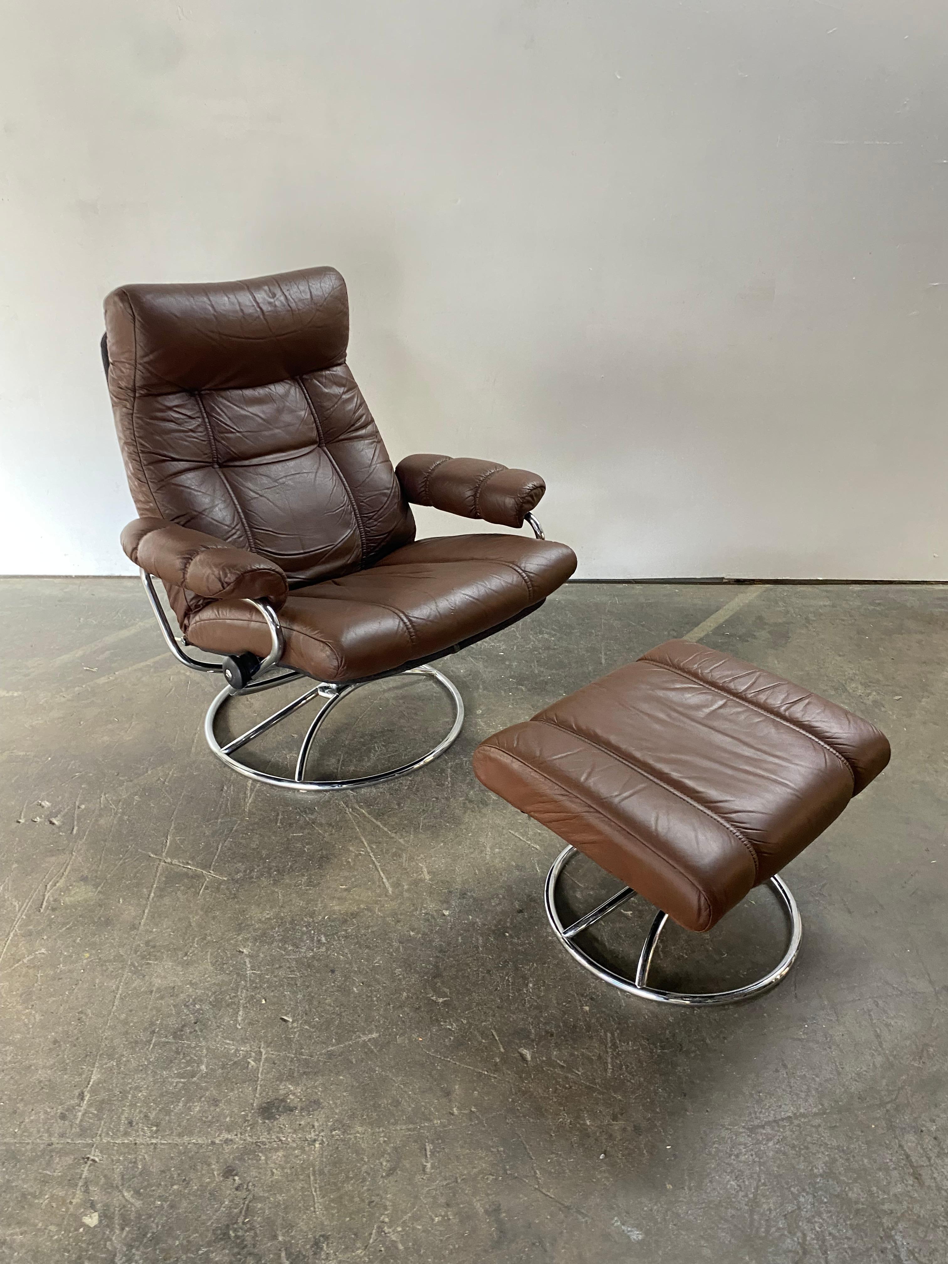 Norwegian Ekornes Stressless Reclining Lounge Chair and Ottoman in Brown Leather For Sale