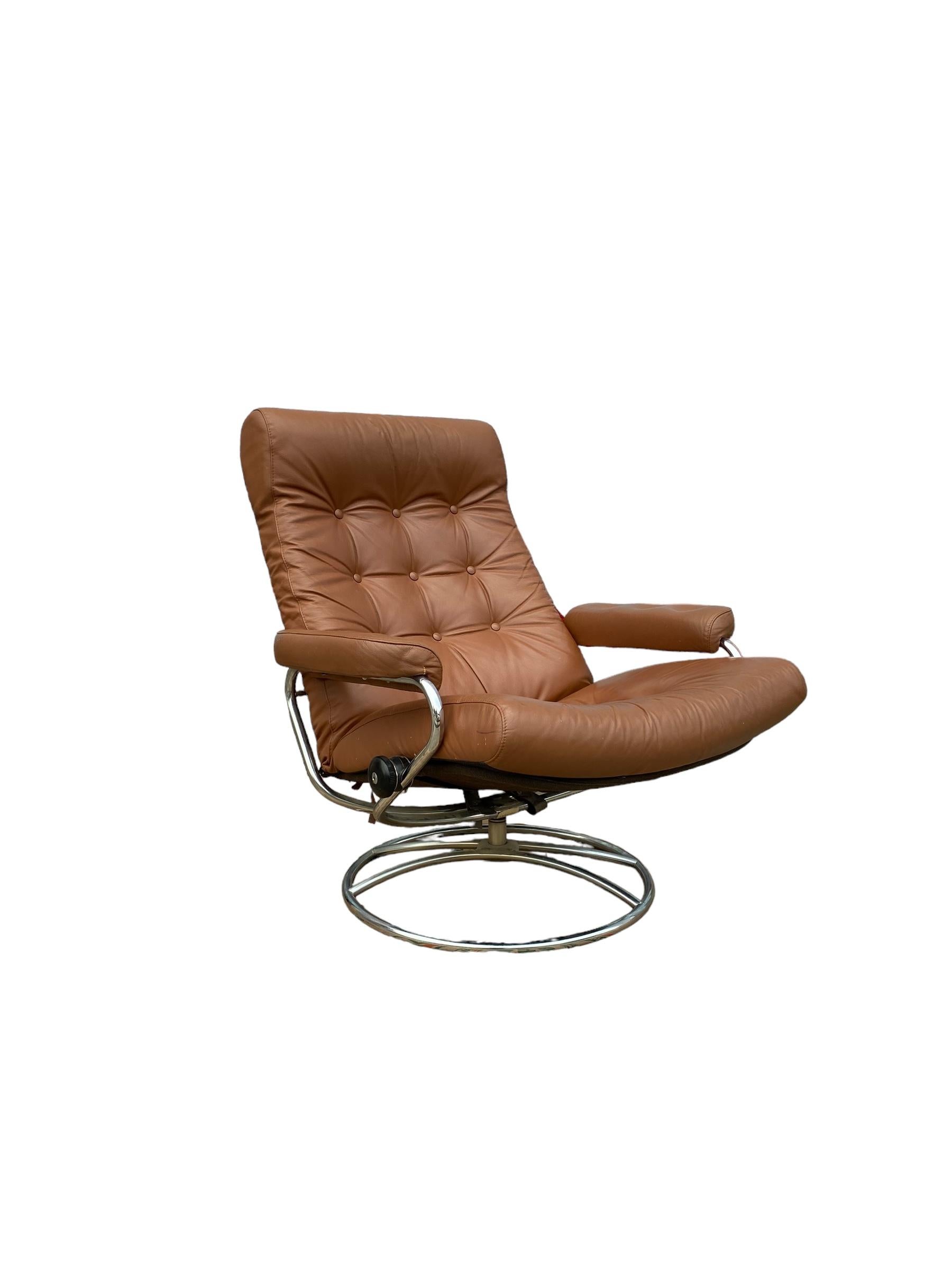 Scandinavian Modern Ekornes Stressless Reclining Lounge Chair and Ottoman in Burnt Orange