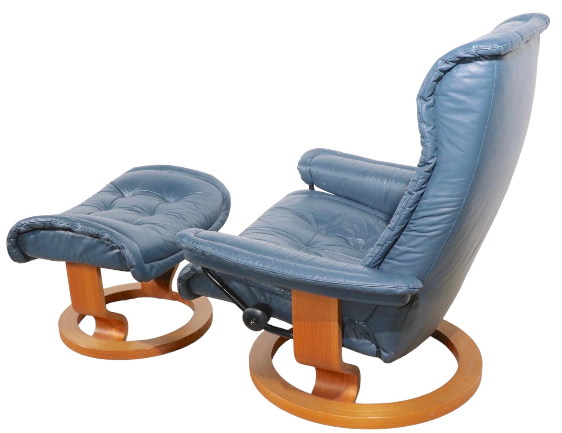Ekornes Stressless Reclining Lounge Chair with matching Ottoman Made in Norway 1