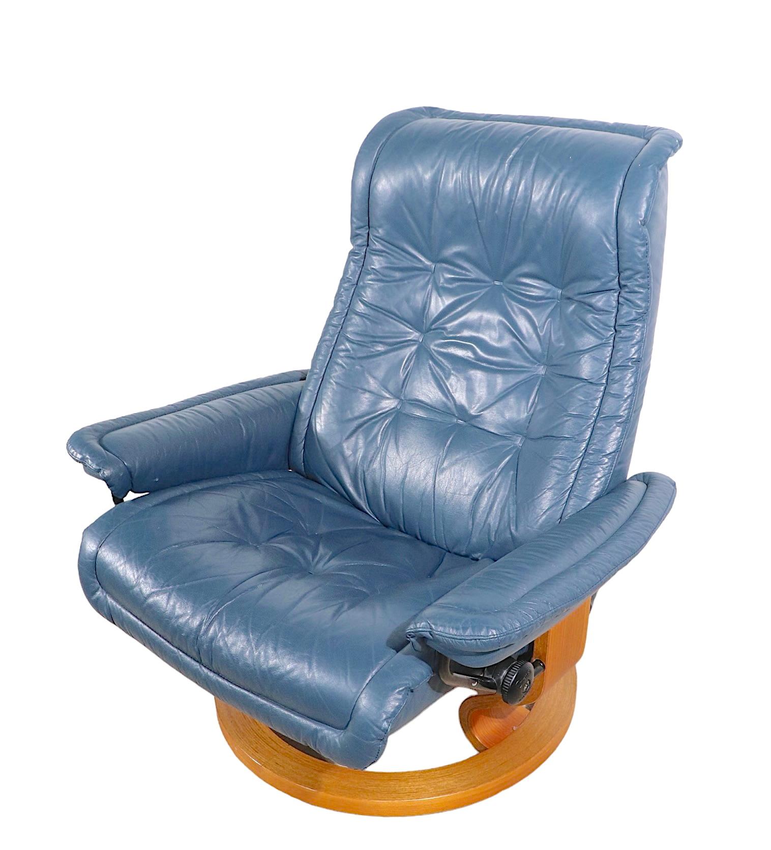 Ekornes Stressless Reclining Lounge Chair with matching Ottoman Made in Norway  4
