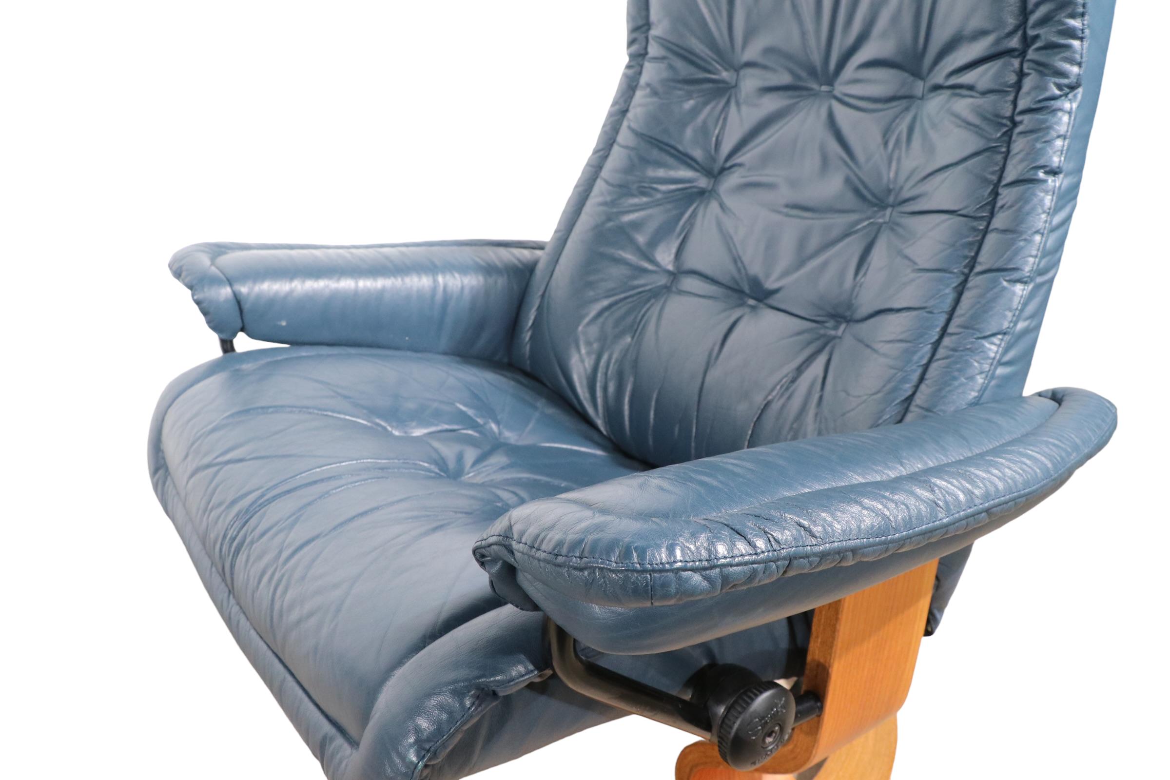 Norwegian Ekornes Stressless Reclining Lounge Chair with matching Ottoman Made in Norway 