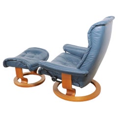 Used Ekornes Stressless Reclining Lounge Chair with matching Ottoman Made in Norway 