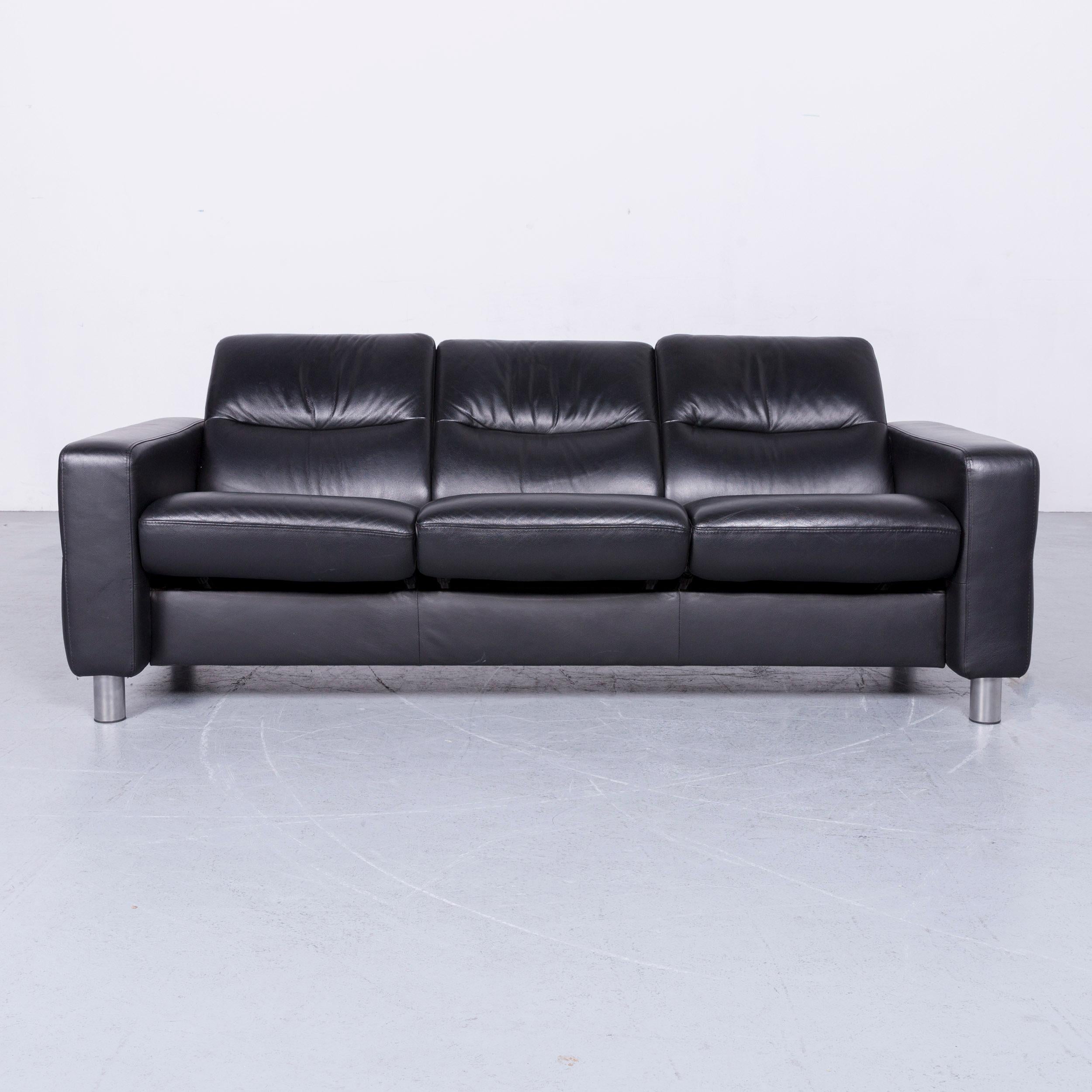 We bring to you an Ekornes Stressless relax sofa black leather TV recliner three-seat.