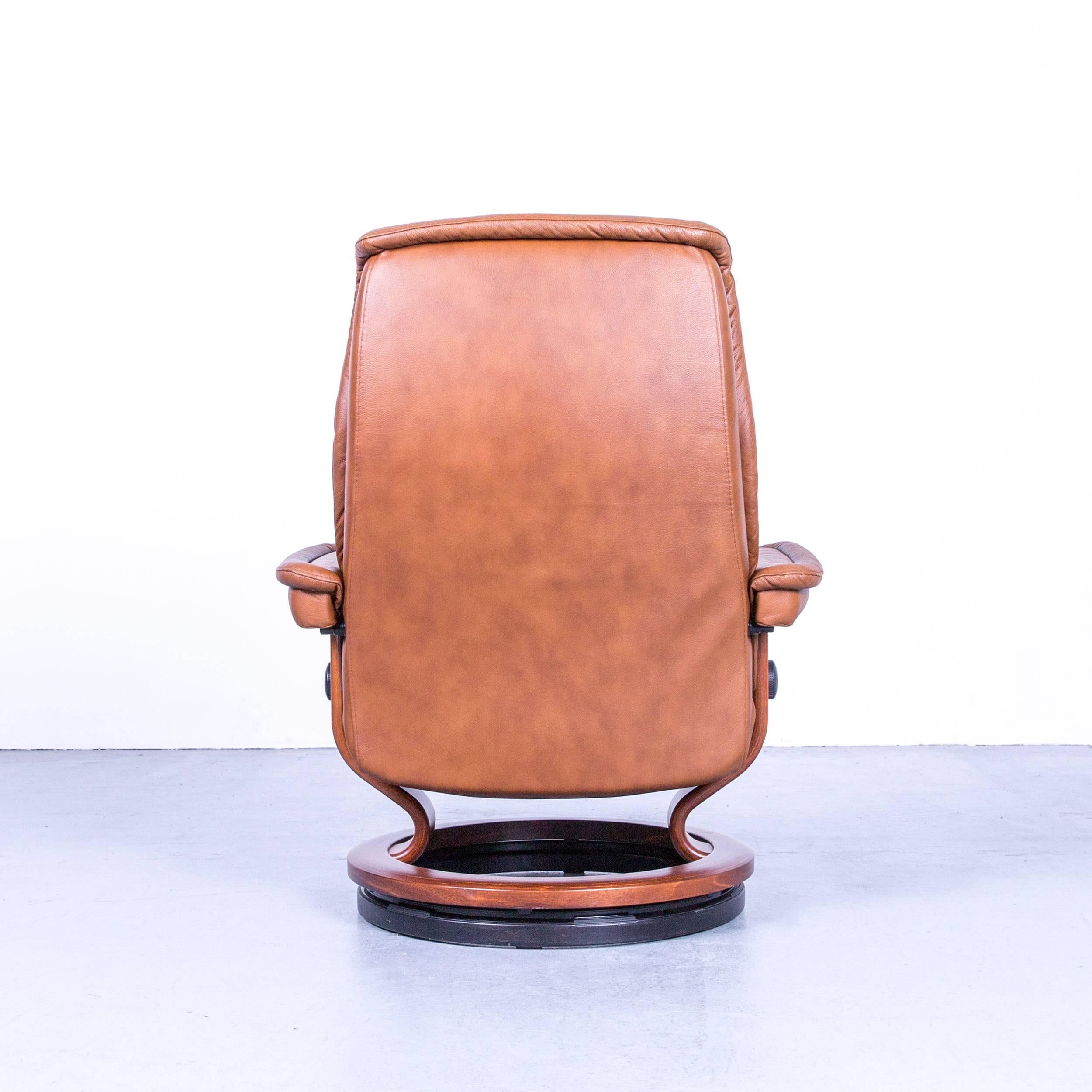 Ekornes Stressless Ensemble fauteuil et pouf Royal Fauteuil de relaxation en cuir brun Bon état à Cologne, DE