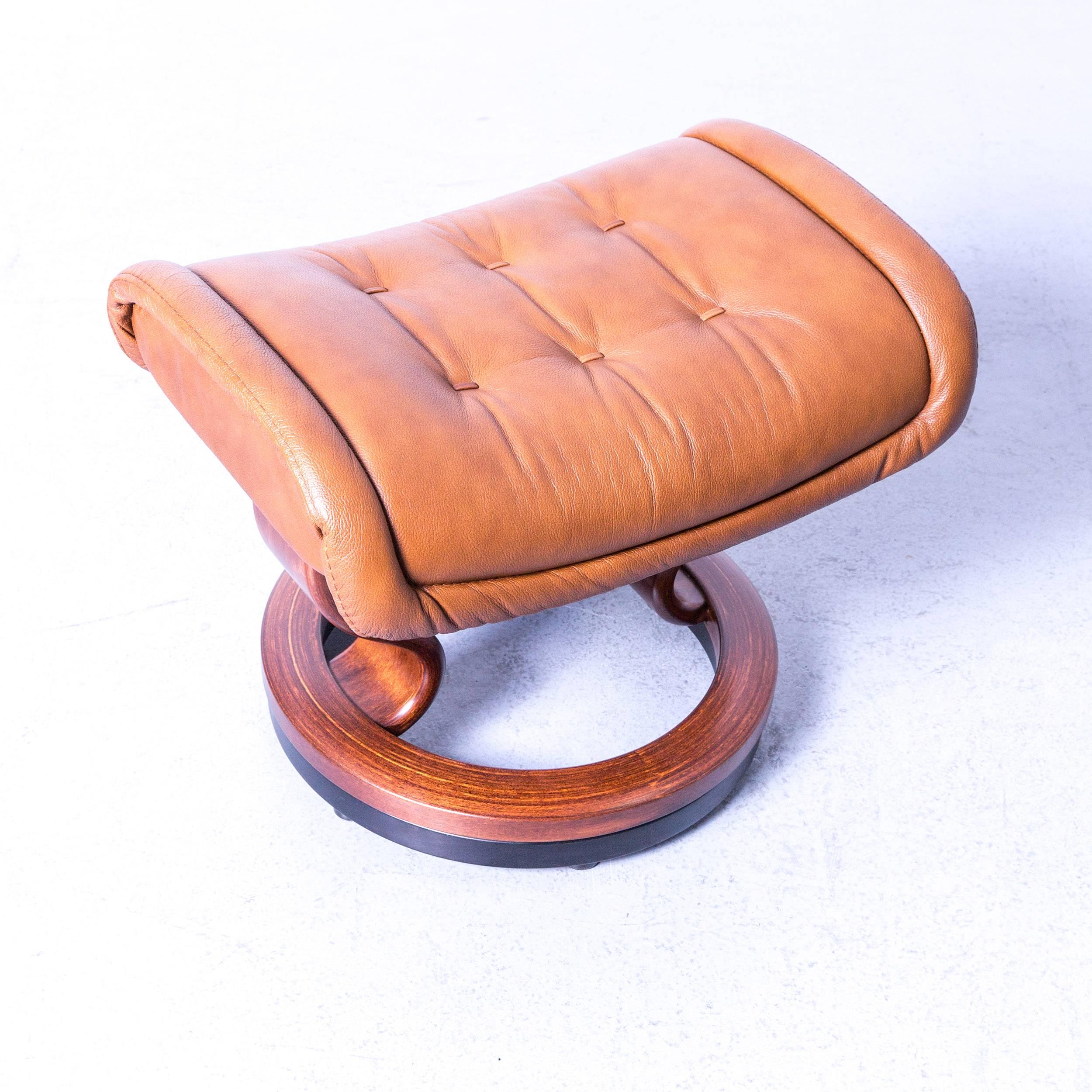 XXIe siècle et contemporain Ekornes Stressless Ensemble fauteuil et pouf Royal Fauteuil de relaxation en cuir brun