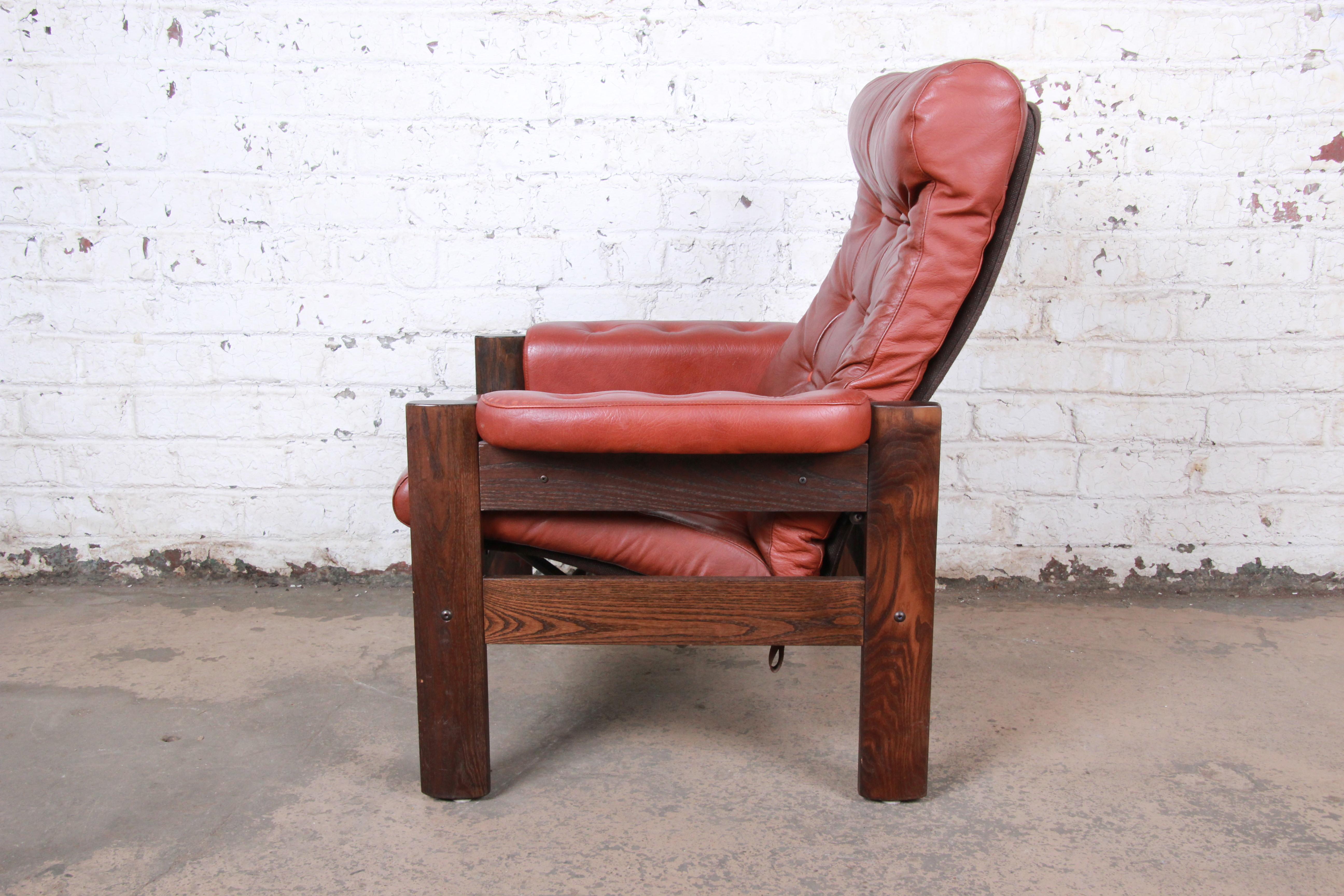 Ekornes Stressless Scandinavian Modern Leather and Oak Lounge Chair and Ottoman 2