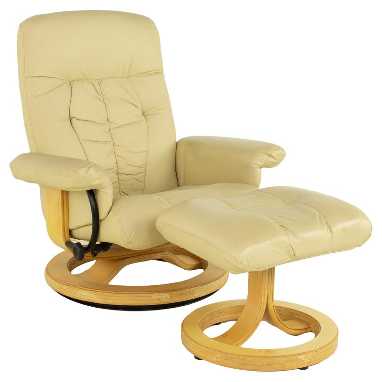 Ekornes Stressless Style Mid-Century Leather Lounge Chair and Ottoman For Sale