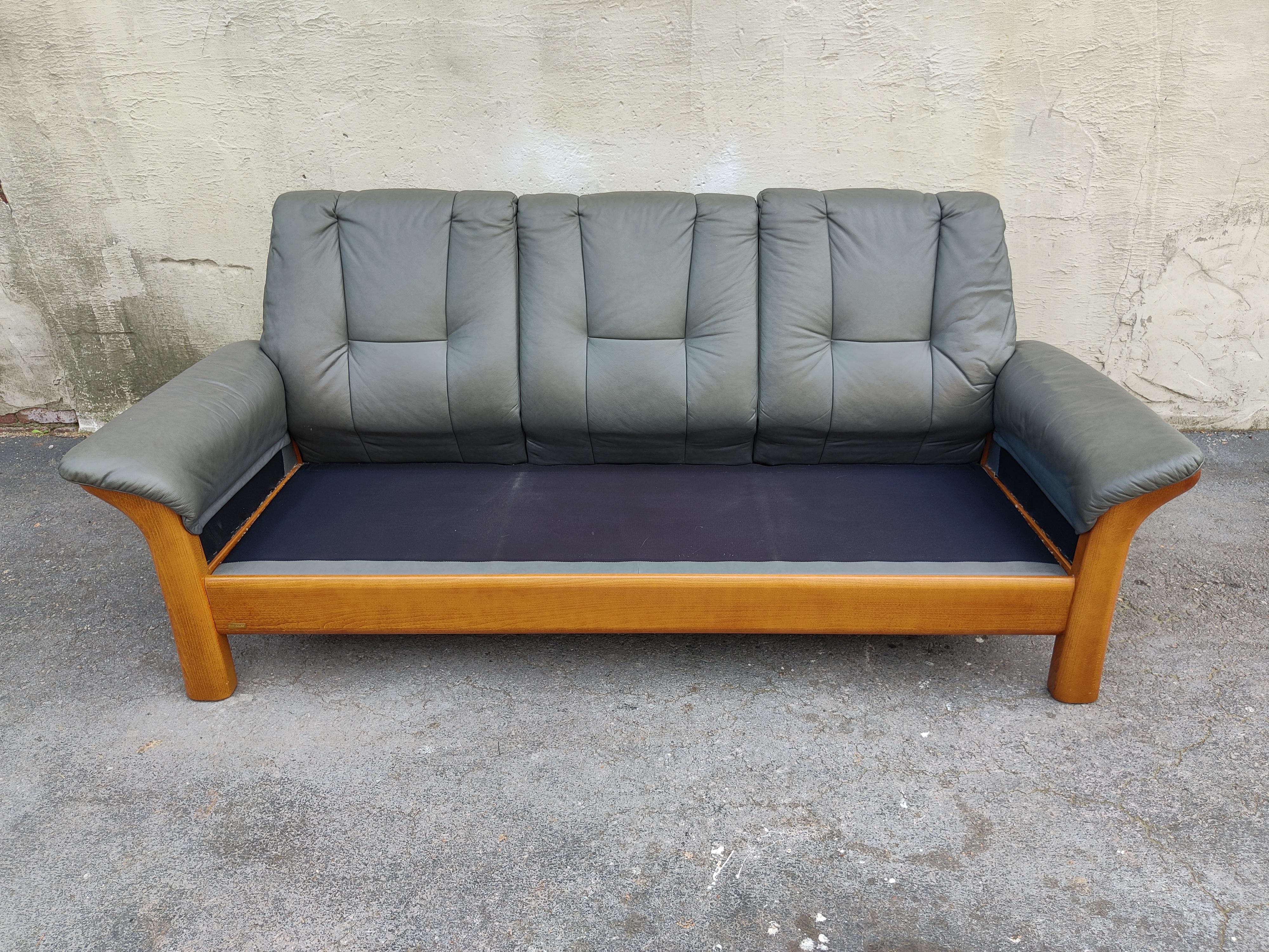 Mid-Century Modern Ekornes Stressless Teak and Slate Gray Leather Buckingham Low Back Sofa Norway For Sale