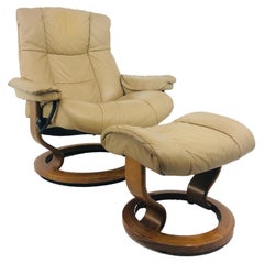 Ekrones "Mayfair" Stressless Lounge Chair with Ottoman