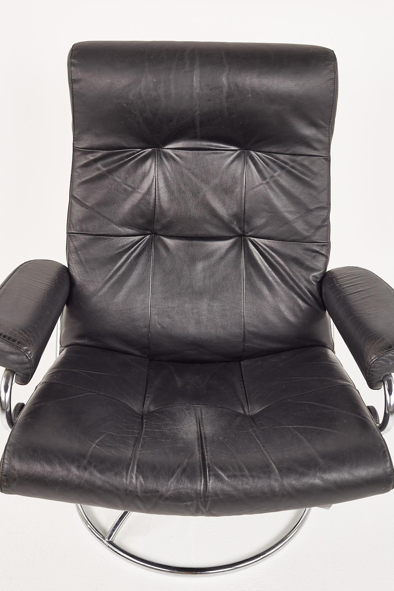 Ekrones Mid Century Black Leather and Chrome Lounge Chair 2