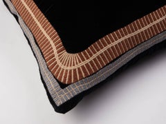 Eksteen Handbestickte schwarze Samt-Kissenhülle