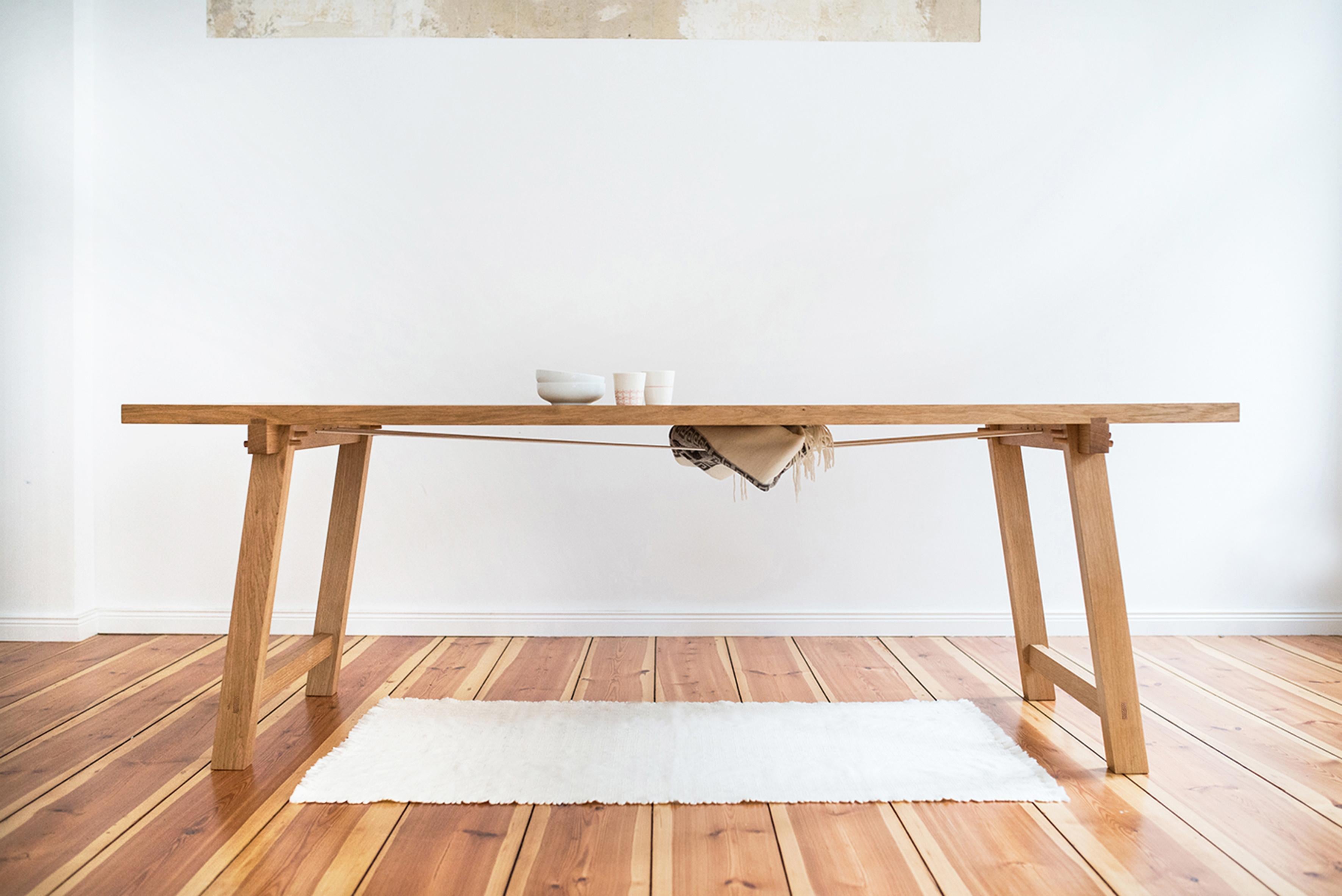 Mesa de comedor El Caballito by Frau Caze Austríaco en venta