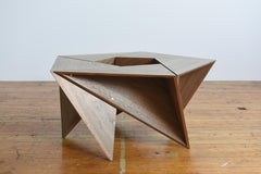 El Cangrejito, table basse modulaire pentagonal en noyer édition Louis Lim