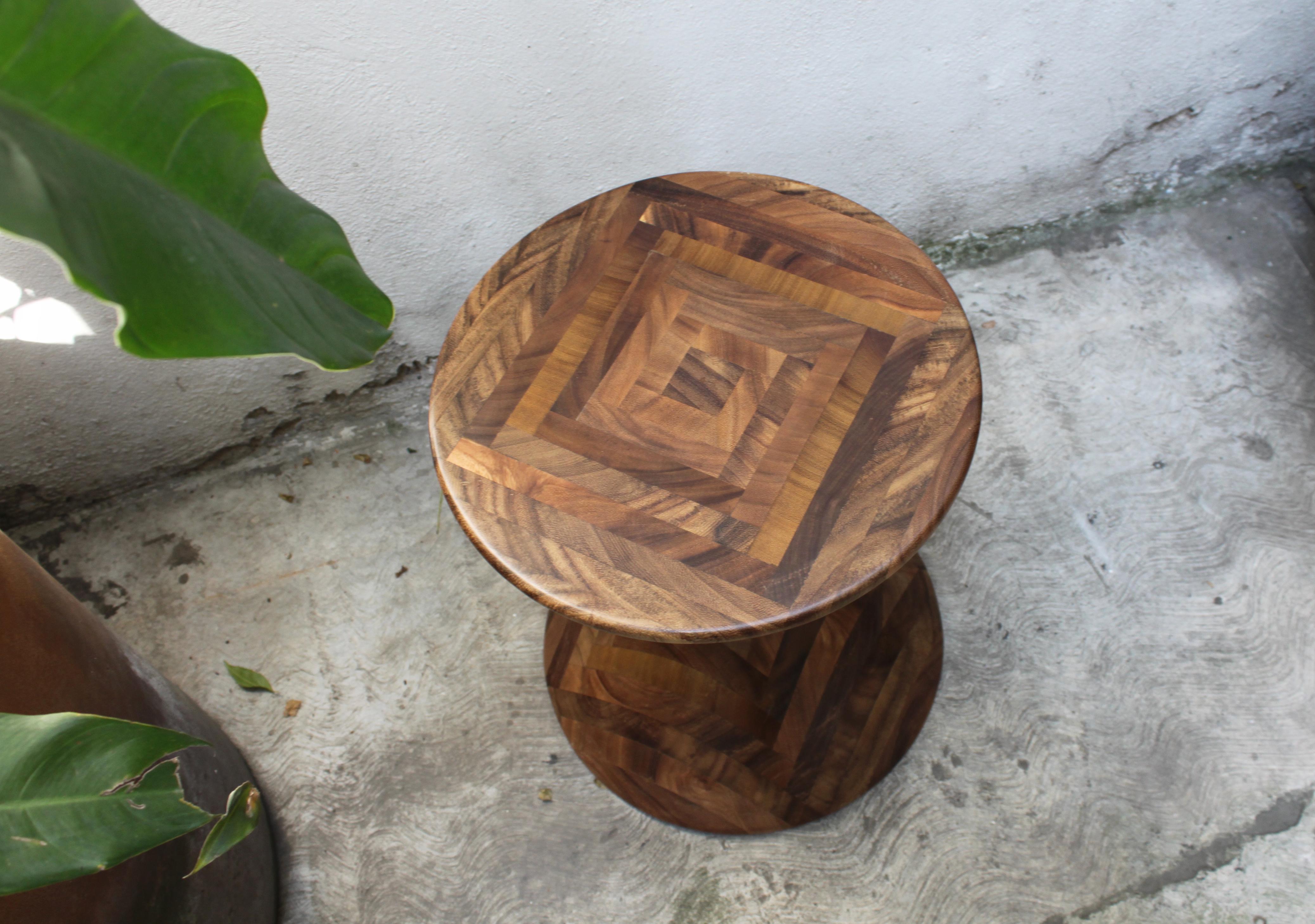 El Manzano Side Table and Stool, Maria Beckmann, Represented by Tuleste Factory For Sale 2