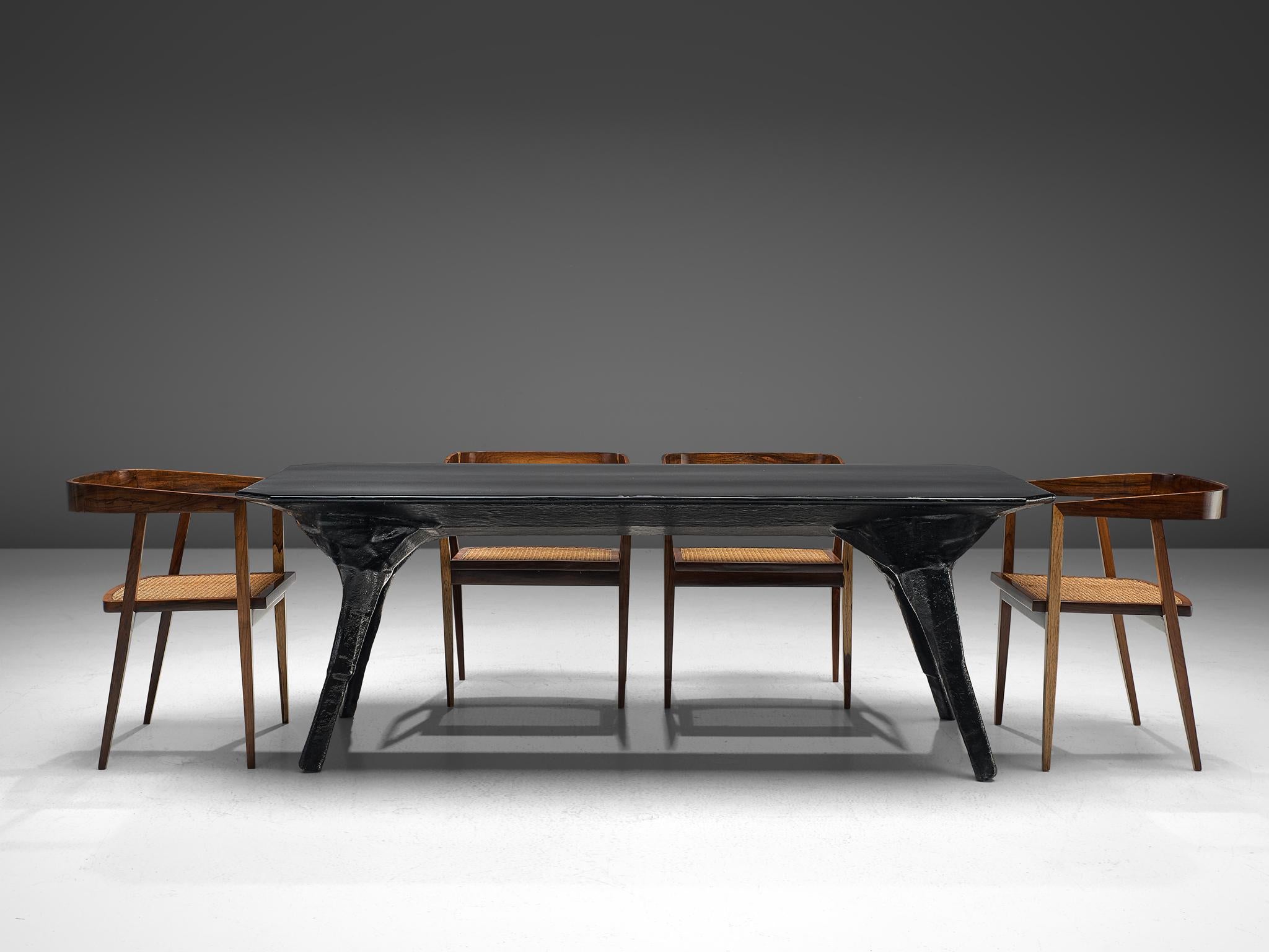 El Ultimo Grito Dining Table with Sculptural Legs 3