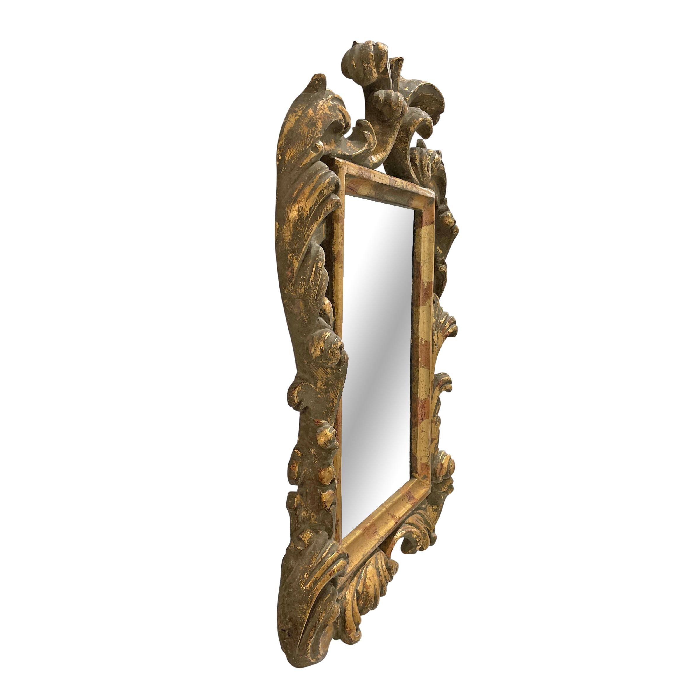 Baroque Miroir encadré à la feuille d'or du 20ème siècle, élaboré en vente