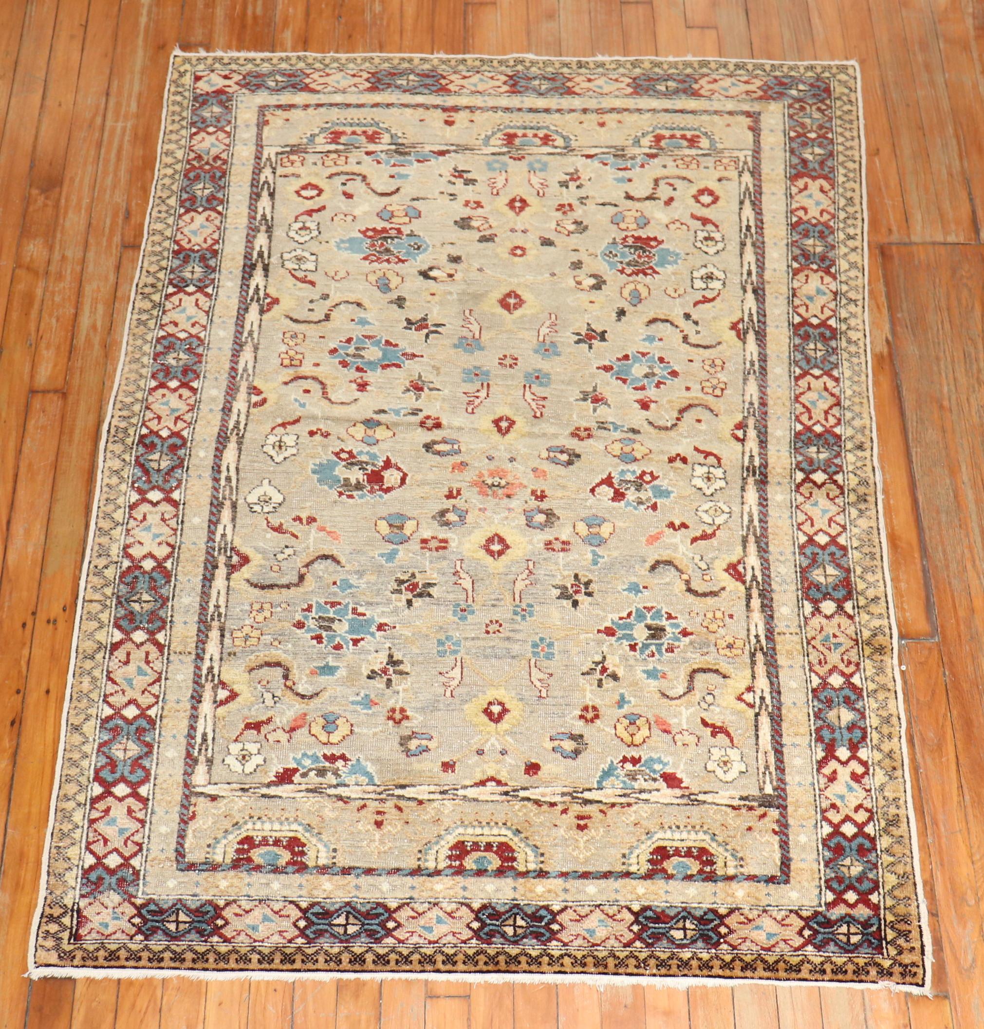 A decorative early 20th century Turkish Sivas rug.

Measures: 4' x 5'7''.