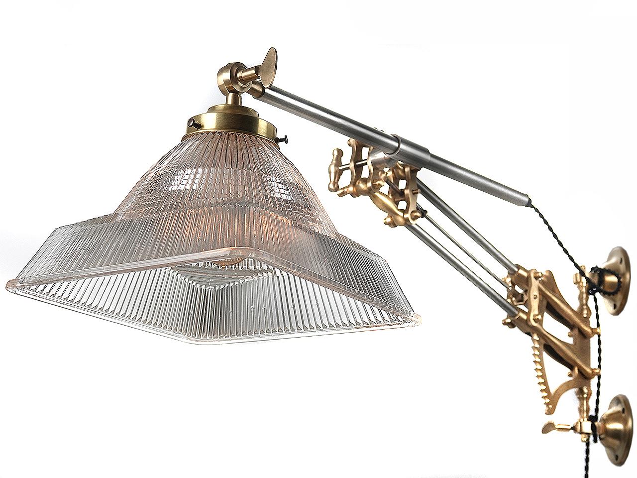 20th Century Elaborate Articulated and Ratcheted Wall Bracket Lamp For Sale