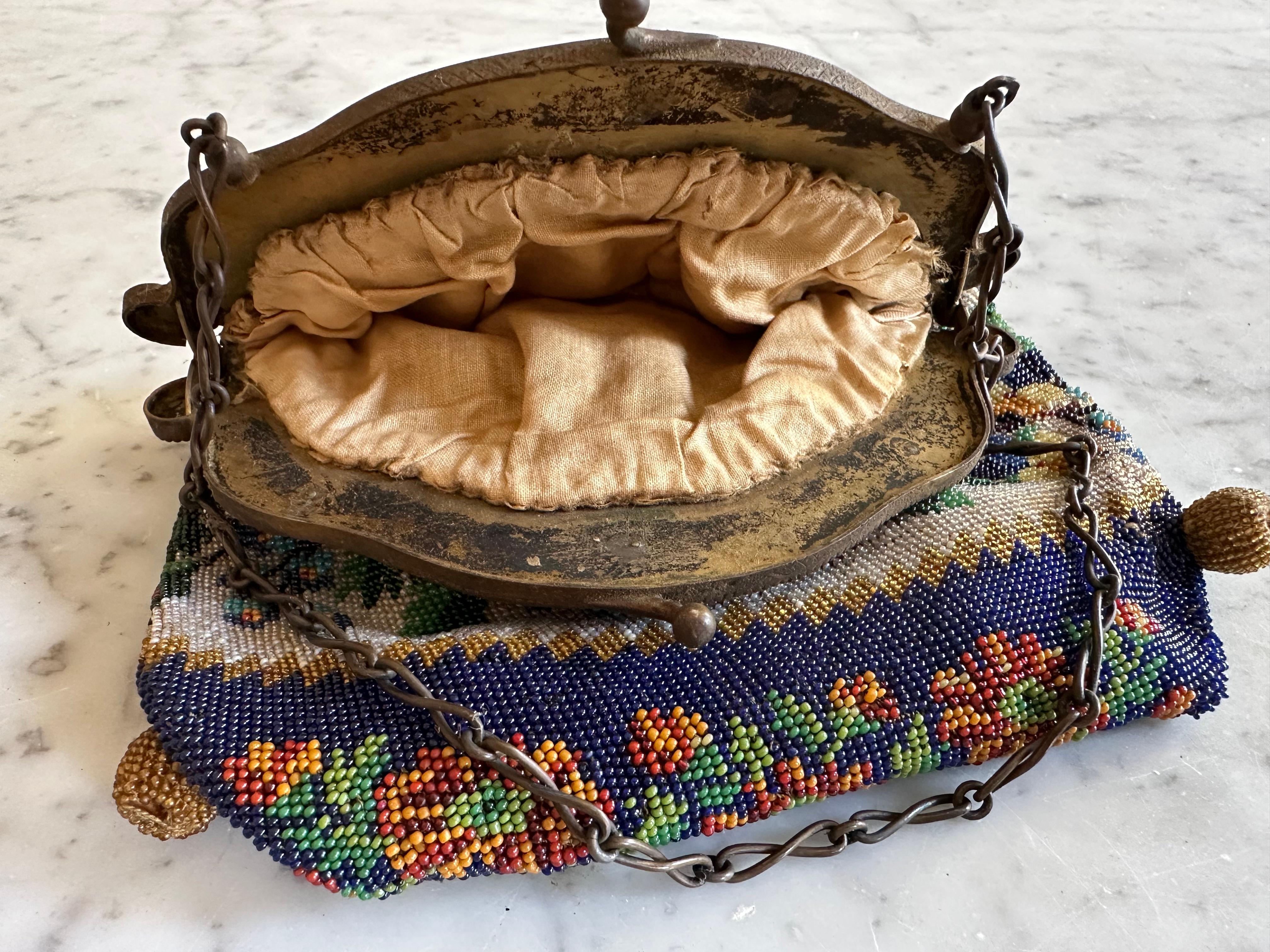 Elaborate Beaded Handbag with Cloisonné-Style Clasp, Historicism circa 1880 For Sale 8