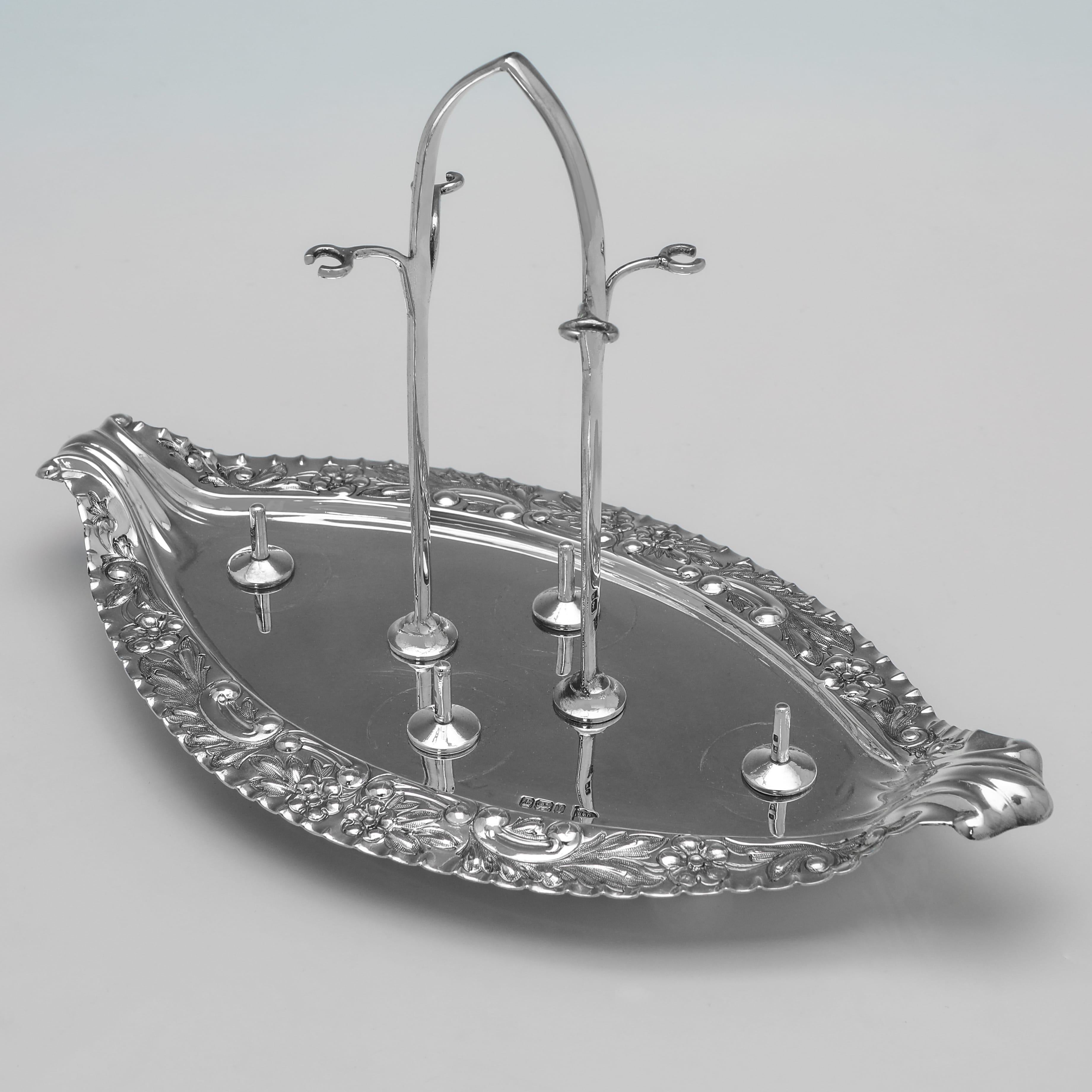 Elaborate Edwardian Antique Sterling Silver Egg Cruet by Walker & Hall, 1903 In Good Condition For Sale In London, London