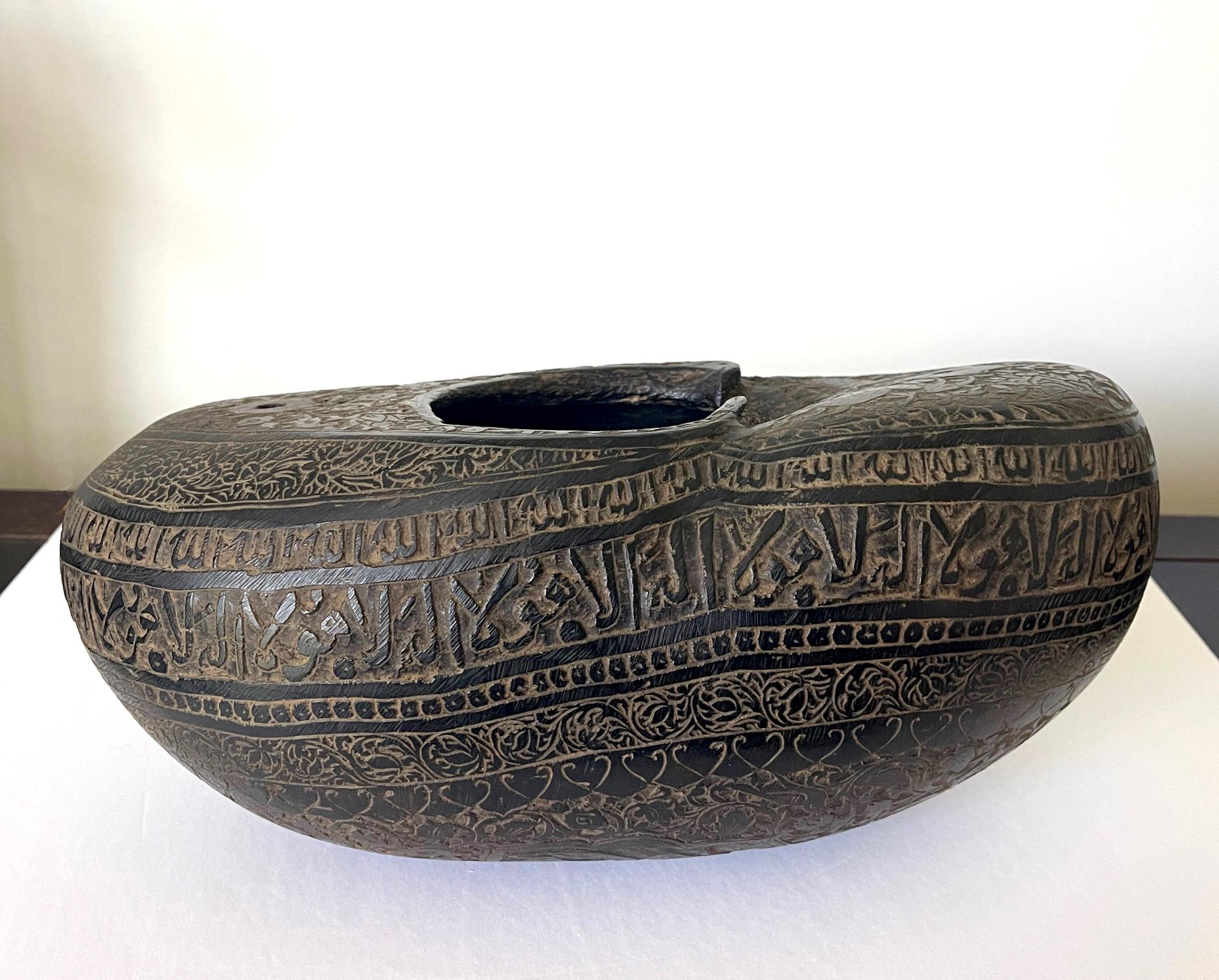 Cuenco antiguo de mendigo Kashkul elaborado y tallado Islámico en venta